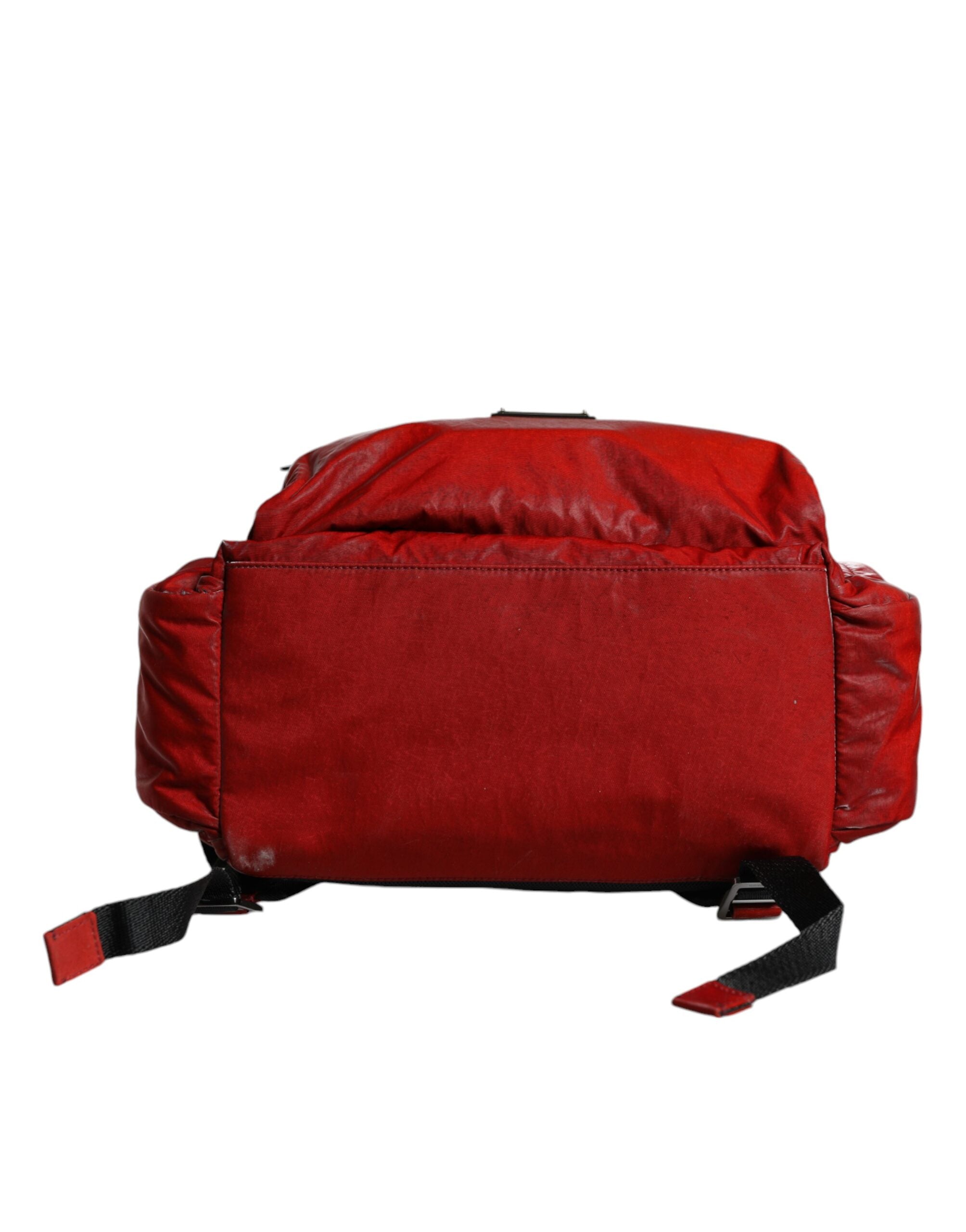Sac à dos Dolce &amp; Gabbana en cuir verni rouge avec plaque logo