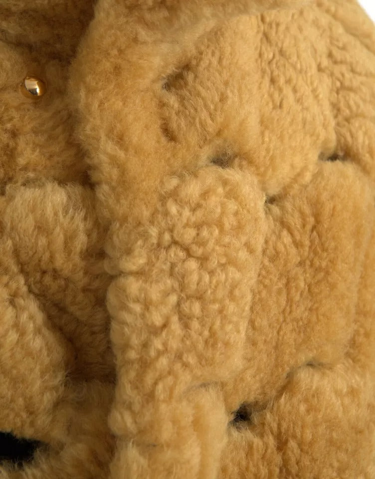 Bottega Veneta Gelbe, lange Teddy-Manteljacke aus Wolle