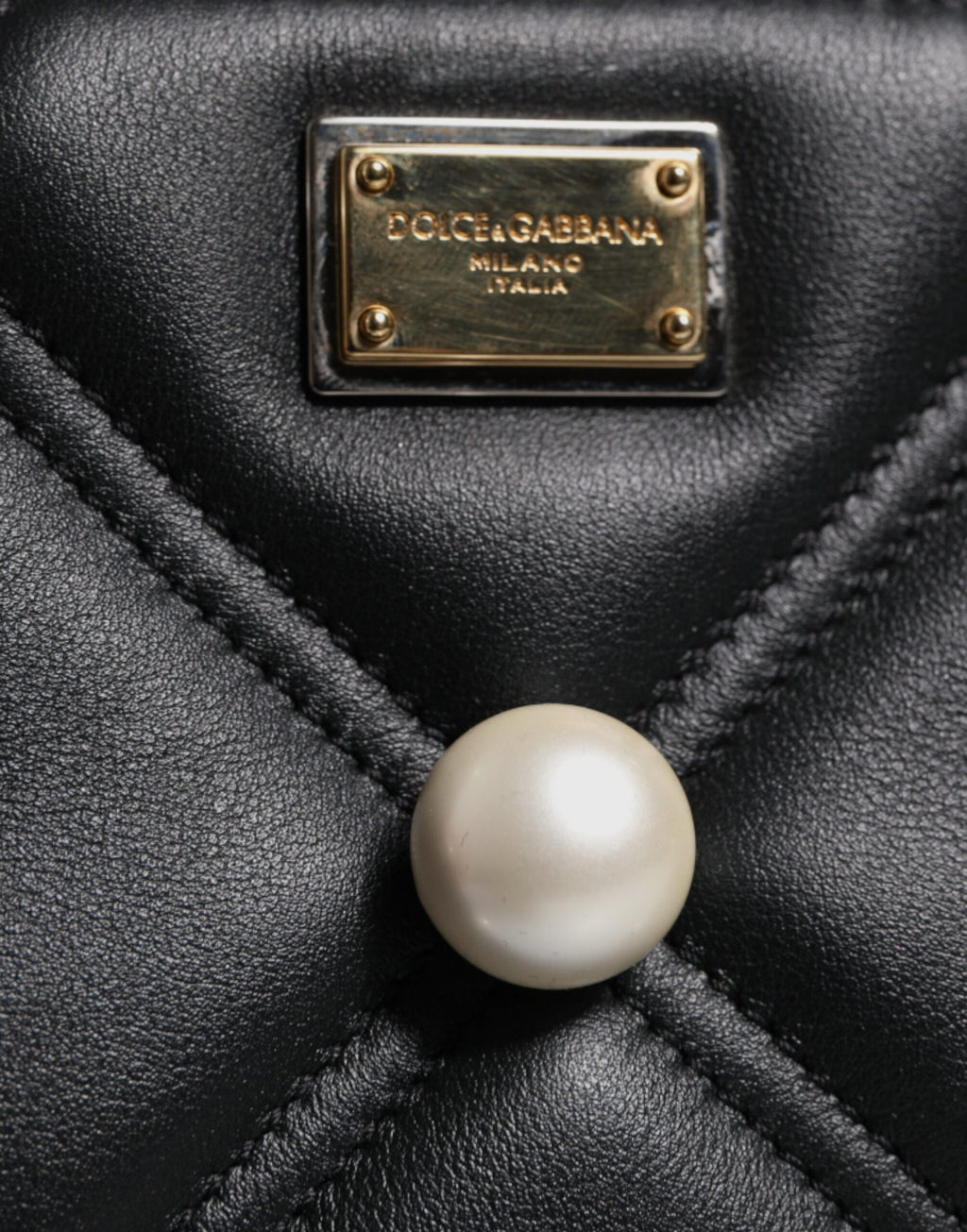 Sac à bandoulière Dolce &amp; Gabbana en cuir noir orné de perles et de logo