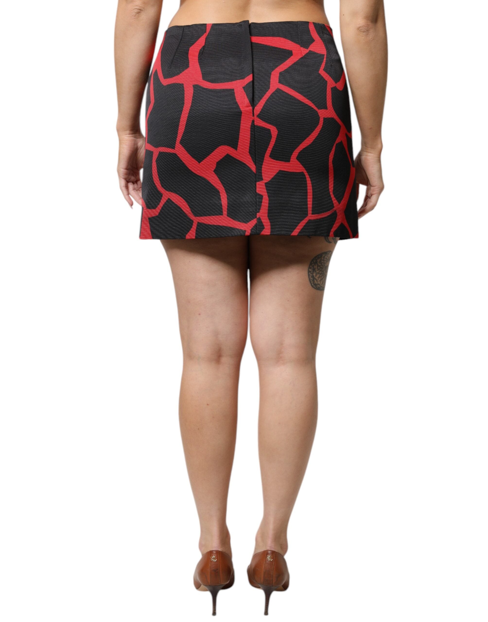 Mini-jupe trapèze taille moyenne à imprimé abstrait noir et rouge Dolce &amp; Gabbana