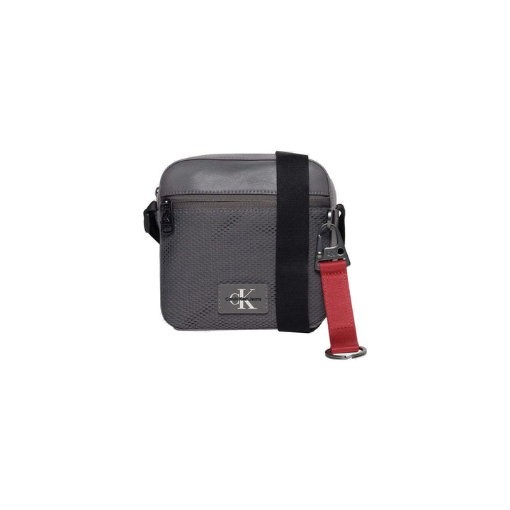 Calvin Klein – Graue Messenger-Tasche aus recyceltem Polyester