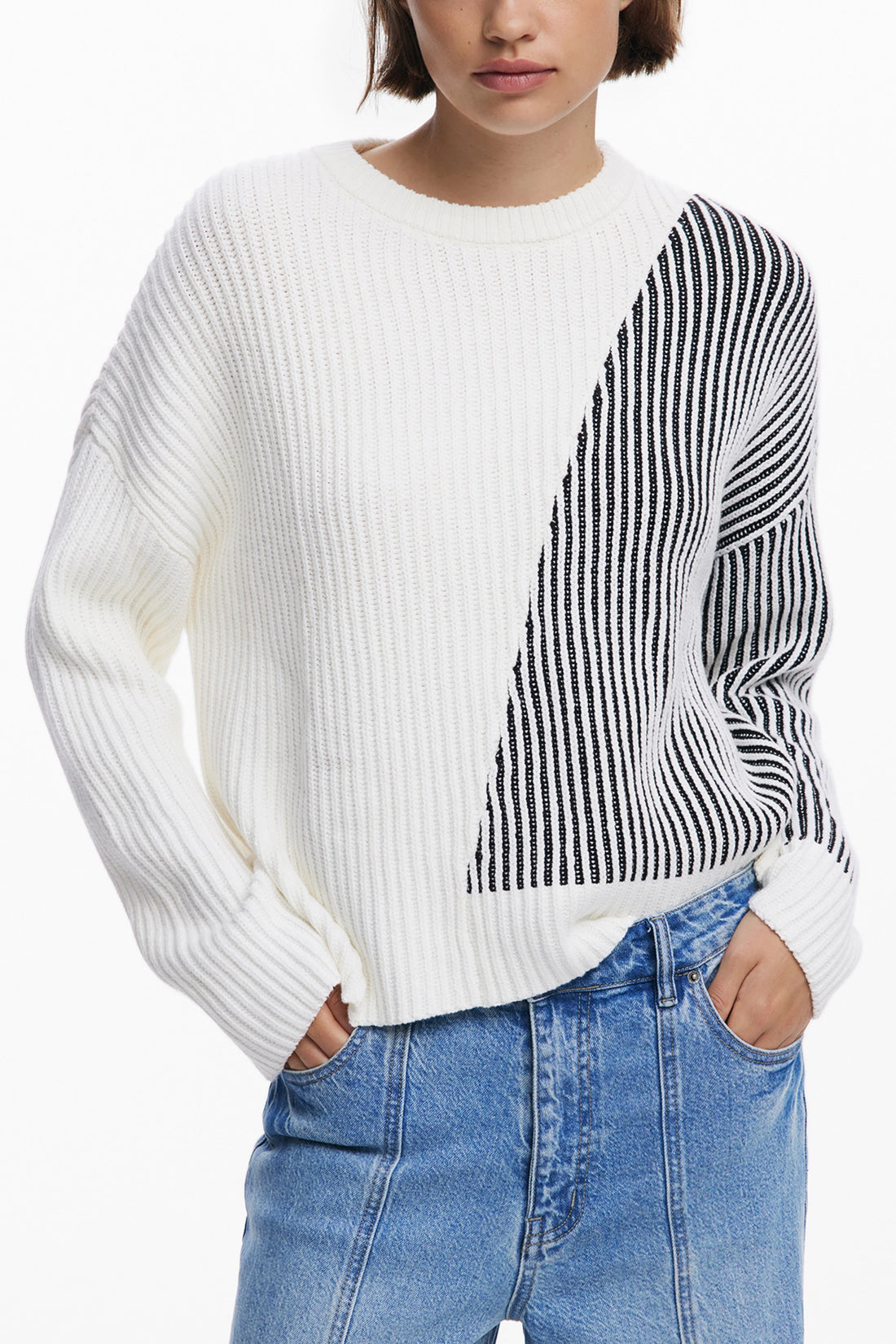 DESIGUAL WOMEN&#39;S WHITE SWEATER