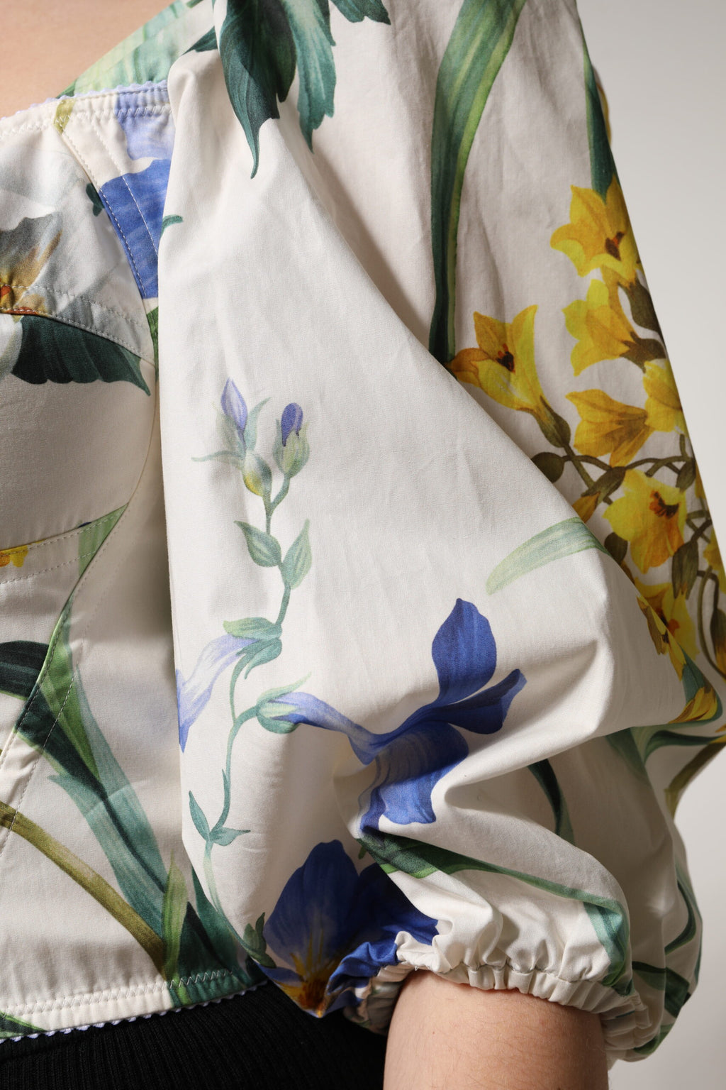 Dolce & Gabbana White Floral Puff Sleeves Crop Blouse Top