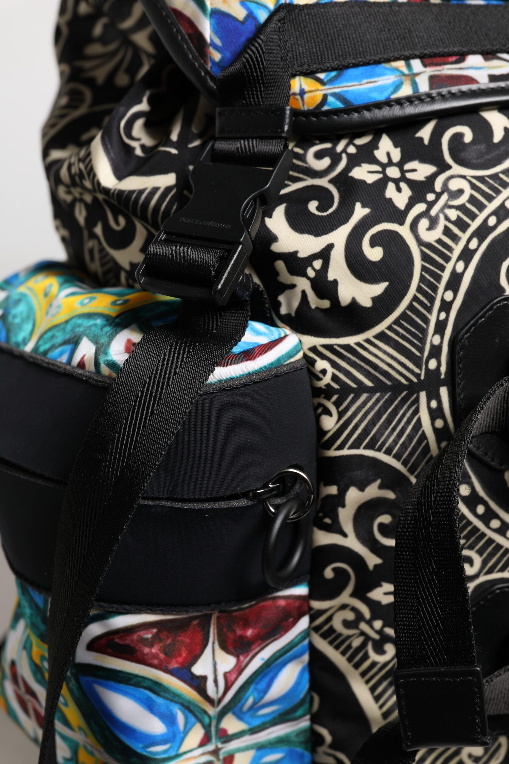 Sac à dos en nylon imprimé majolique multicolore Dolce &amp; Gabbana
