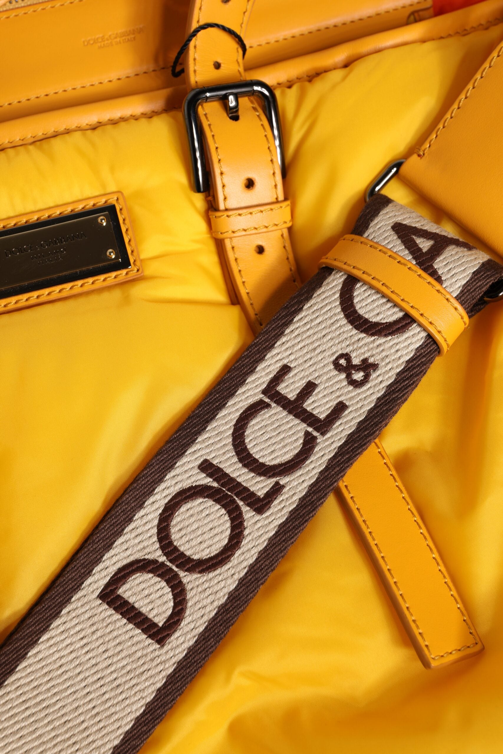 Sac de sport à bandoulière Dolce &amp; Gabbana en nylon jaune orange avec plaque logo