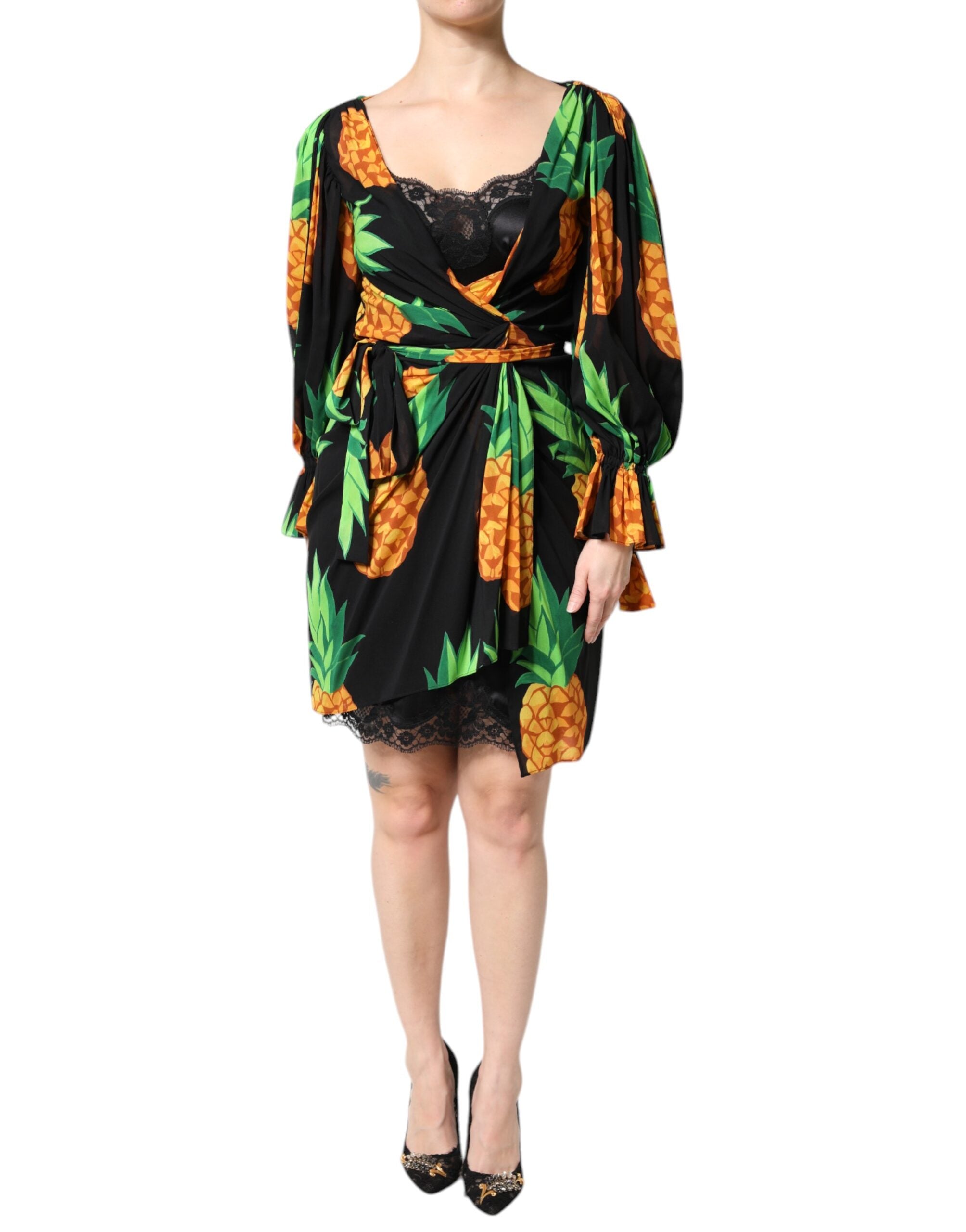 Robe portefeuille drapée en soie noire à imprimé ananas Dolce &amp; Gabbana