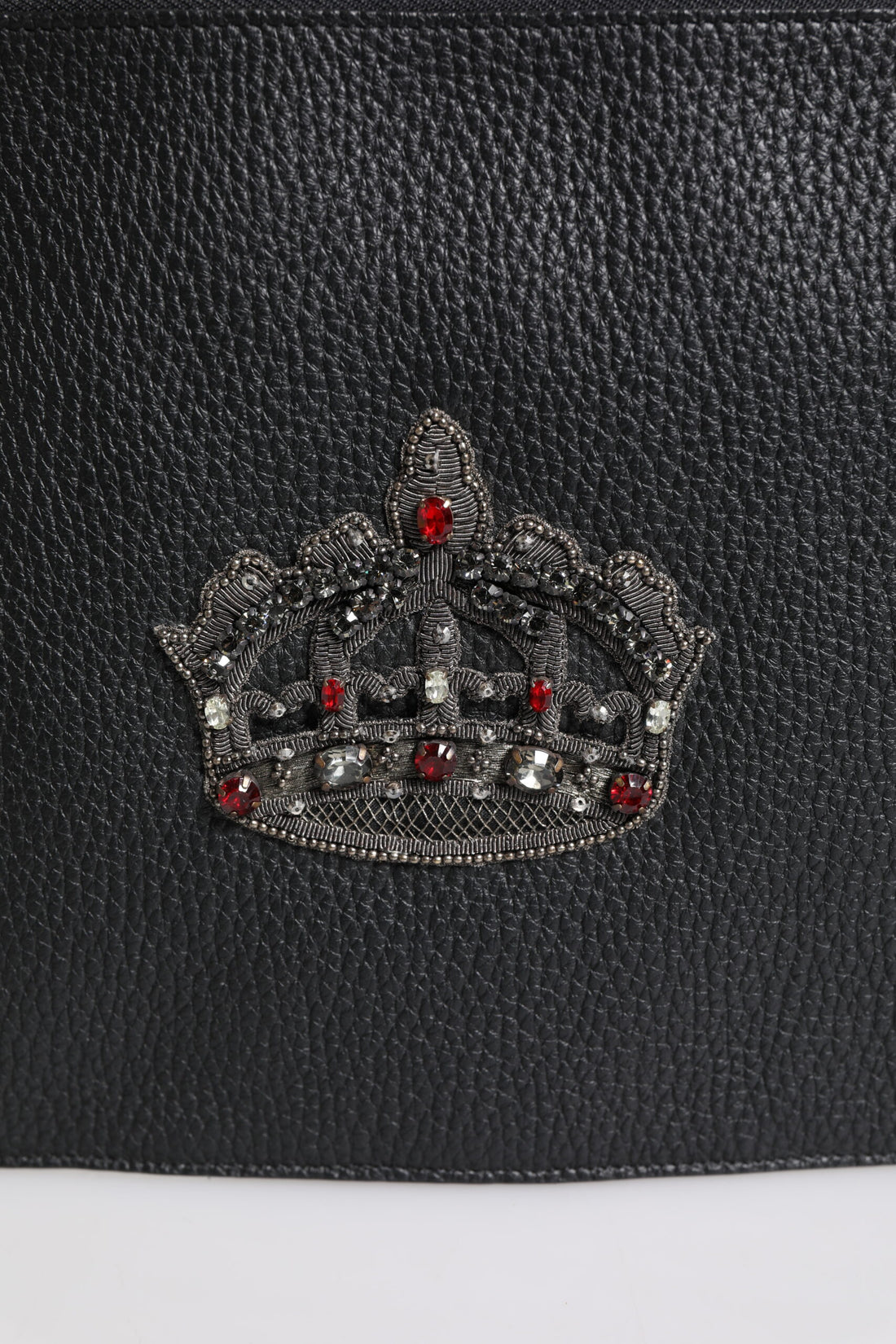 Dolce &amp; Gabbana – Clutch aus schwarzem Kalbsleder mit Kronenverzierung