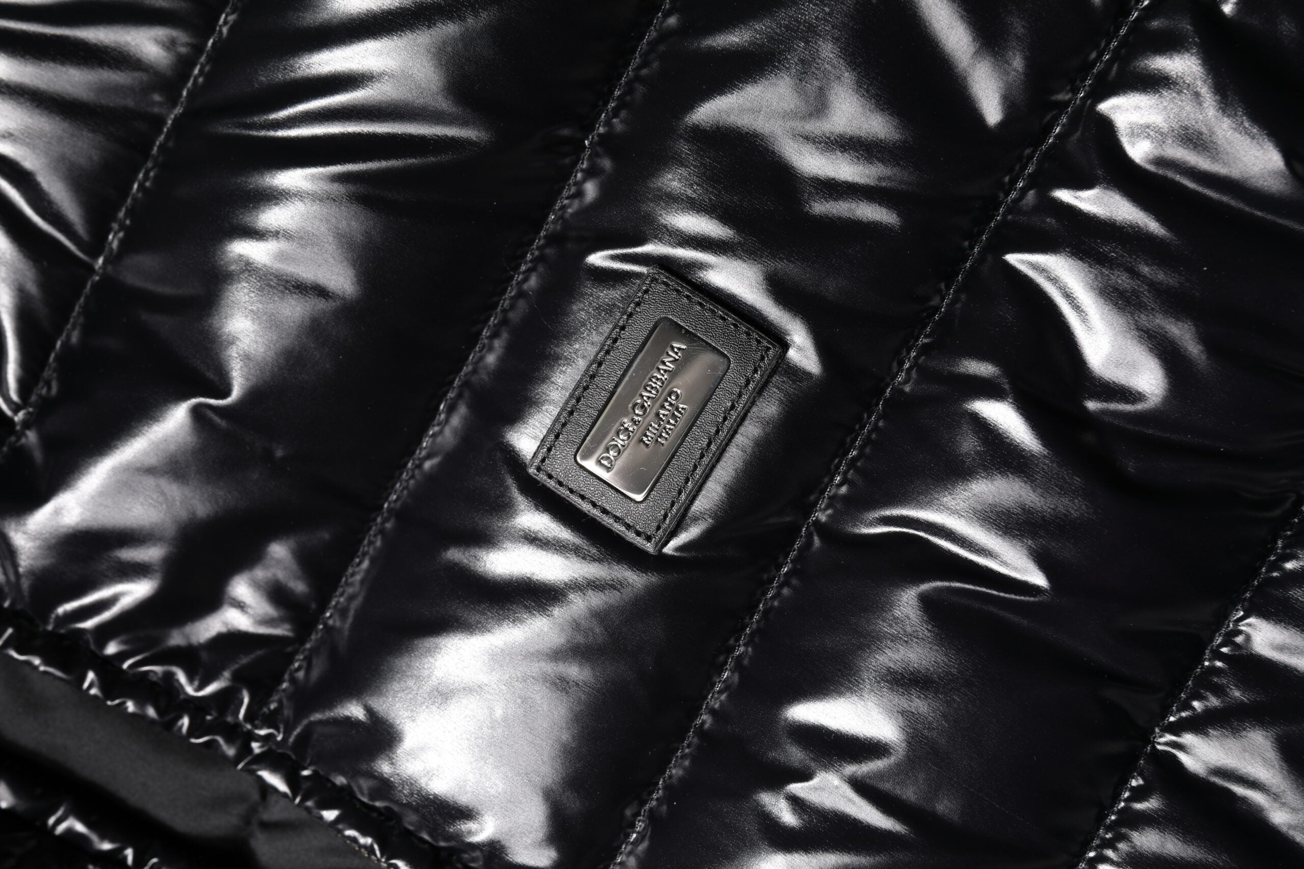 Doudoune zippée intégrale à plaque logo noire Dolce &amp; Gabbana