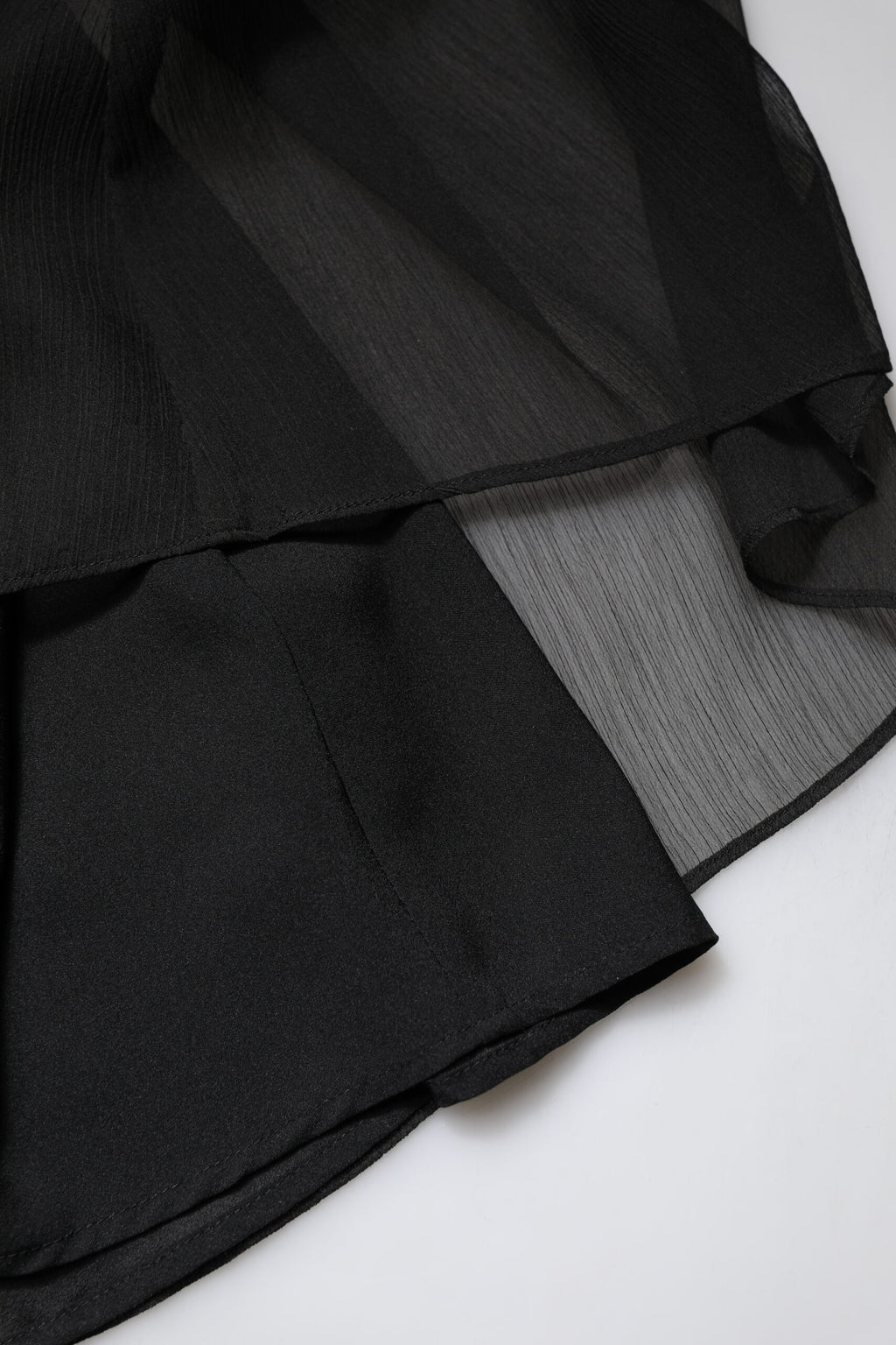 Robe longue sans manches en tulle noir et perles Marciano by Guess