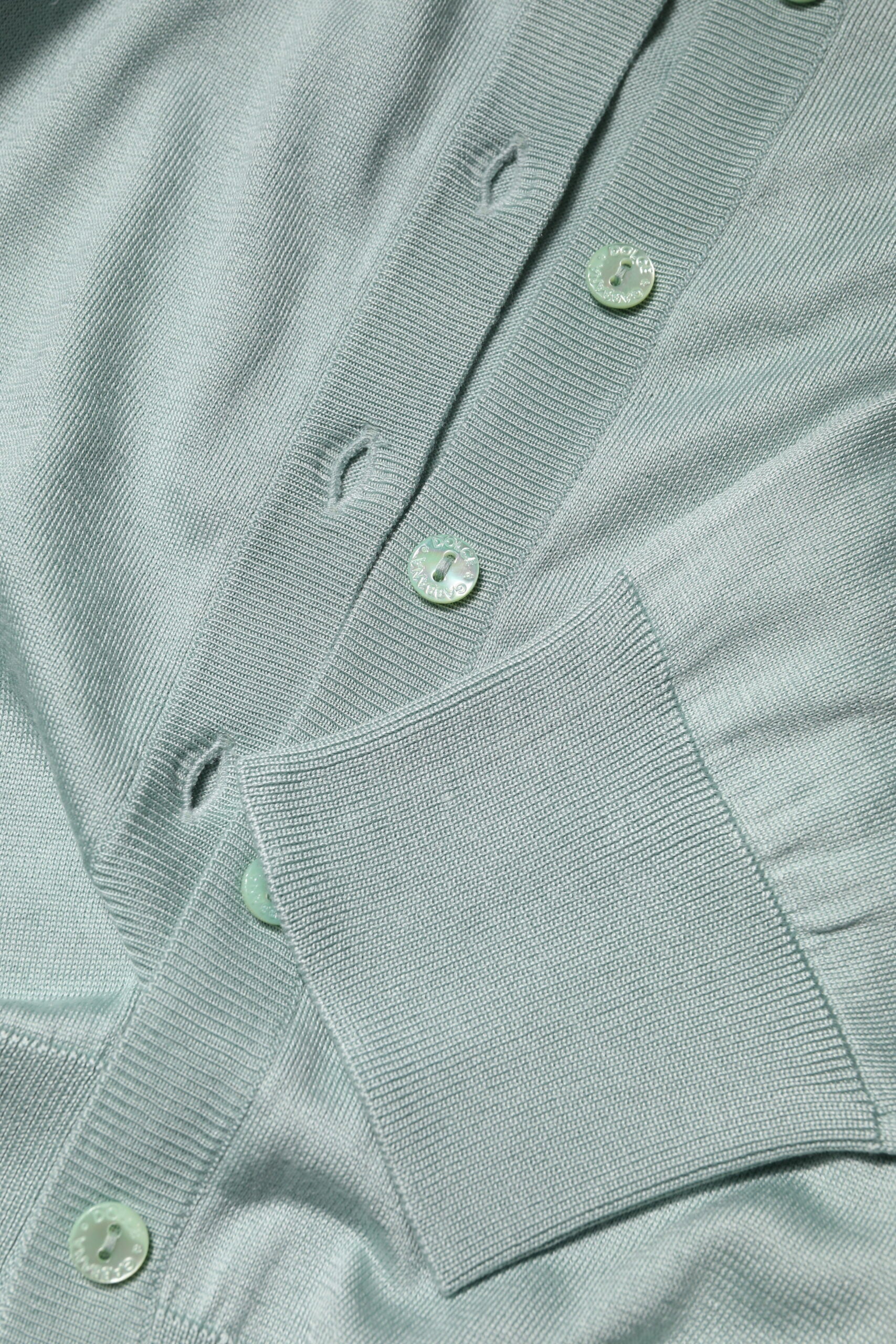 Dolce &amp; Gabbana Hellgrüner Seiden-Cardigan mit Knopfleiste