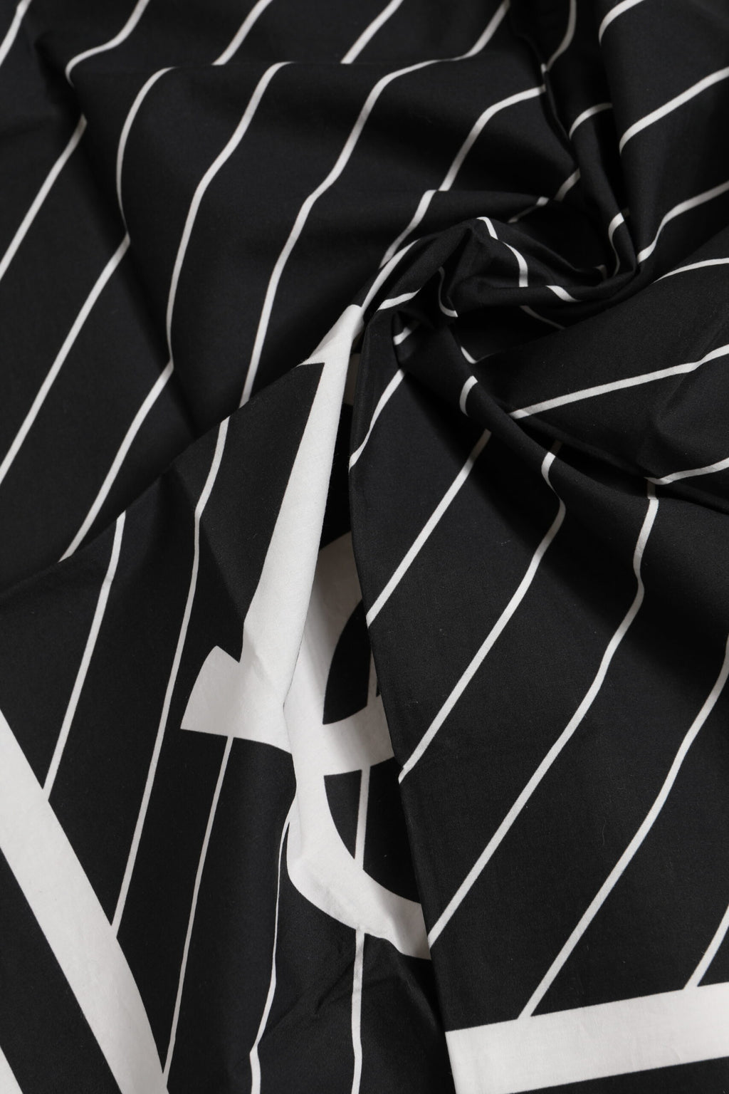 Foulard carré Dolce &amp; Gabbana noir et blanc avec logo DG pour homme