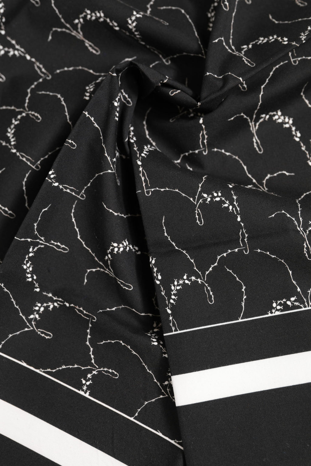 Foulard carré imprimé noir et blanc Dolce &amp; Gabbana