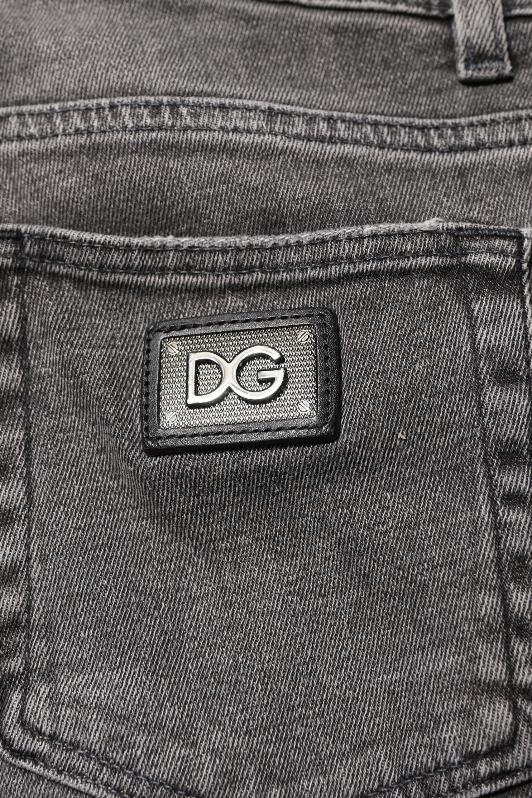 Jean en denim gris avec plaque logo Dolce &amp; Gabbana pour homme