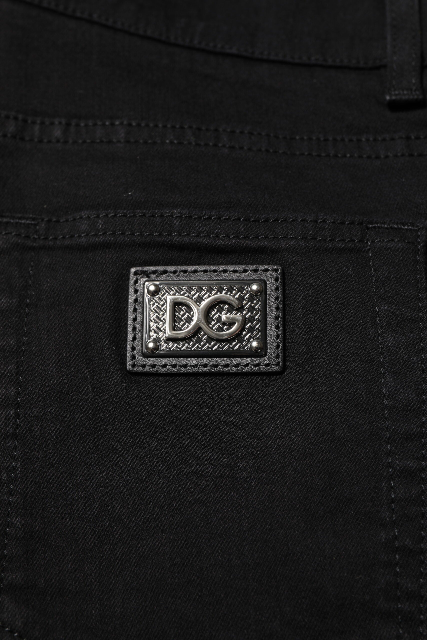Jean en denim bleu foncé avec plaque logo Dolce &amp; Gabbana