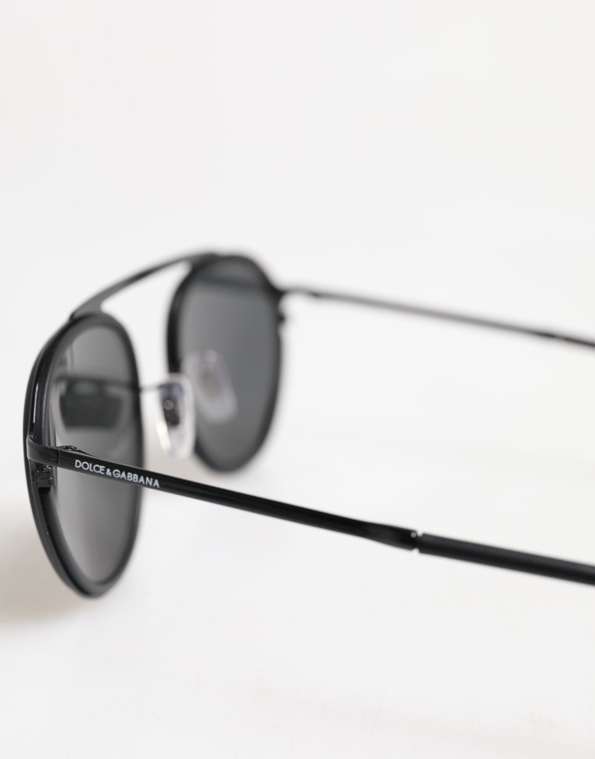 Lunettes de soleil rondes Dolce &amp; Gabbana noir mat DG2276 à monture métallique
