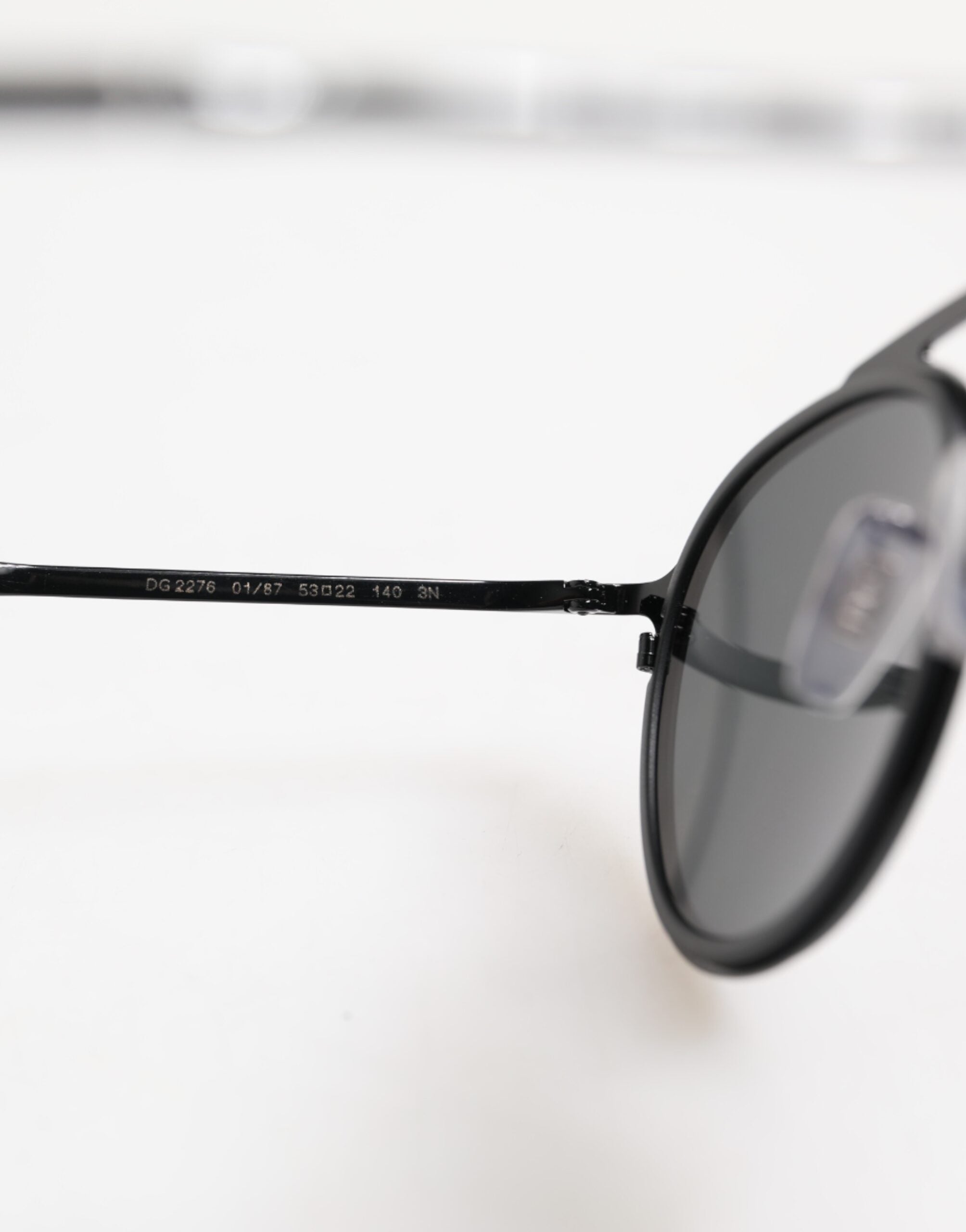 Lunettes de soleil rondes Dolce &amp; Gabbana noir mat DG2276 à monture métallique