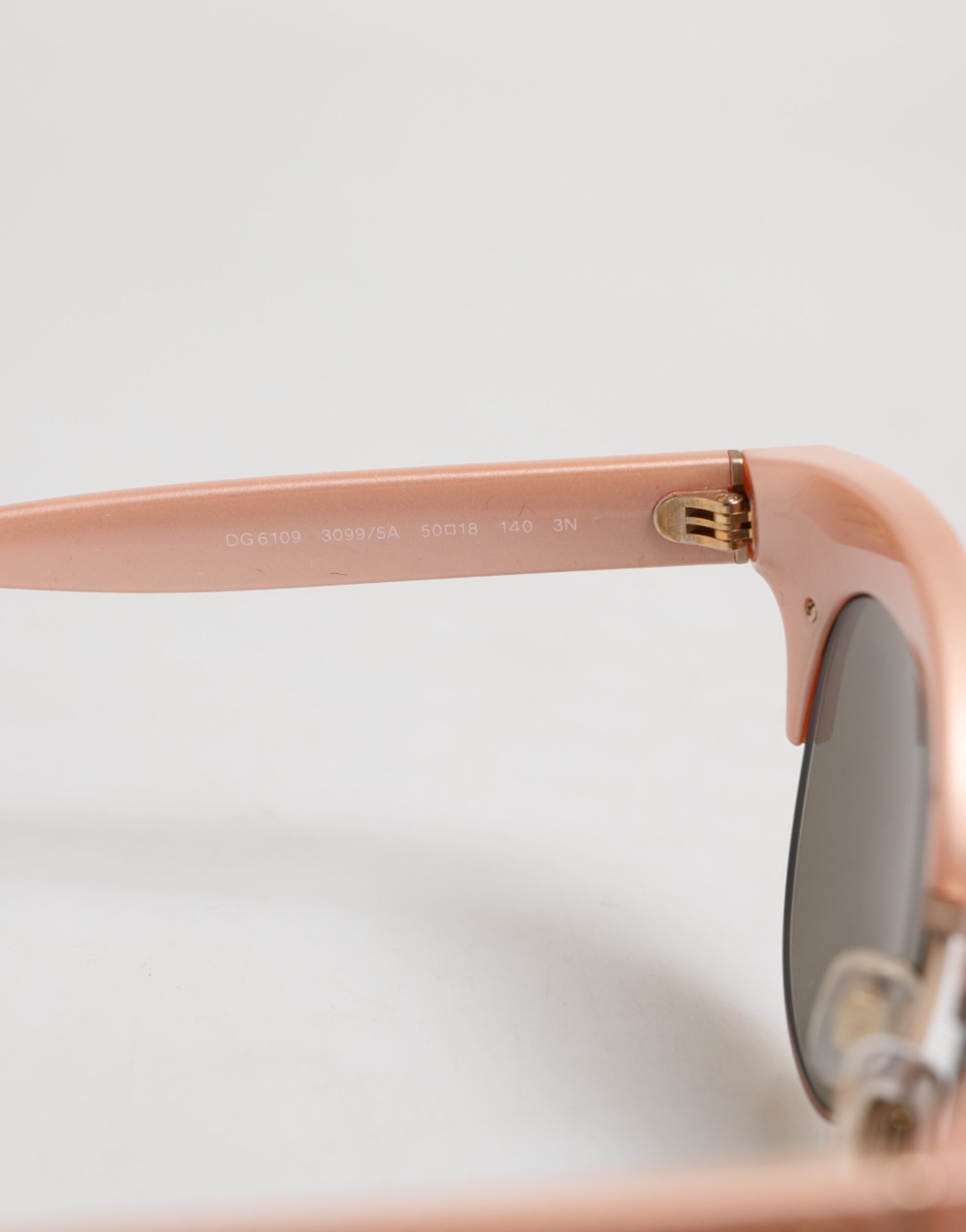 Dolce &amp; Gabbana – Verspiegelte Cat-Eye-Sonnenbrille mit Pailletten in Roségold DG6109