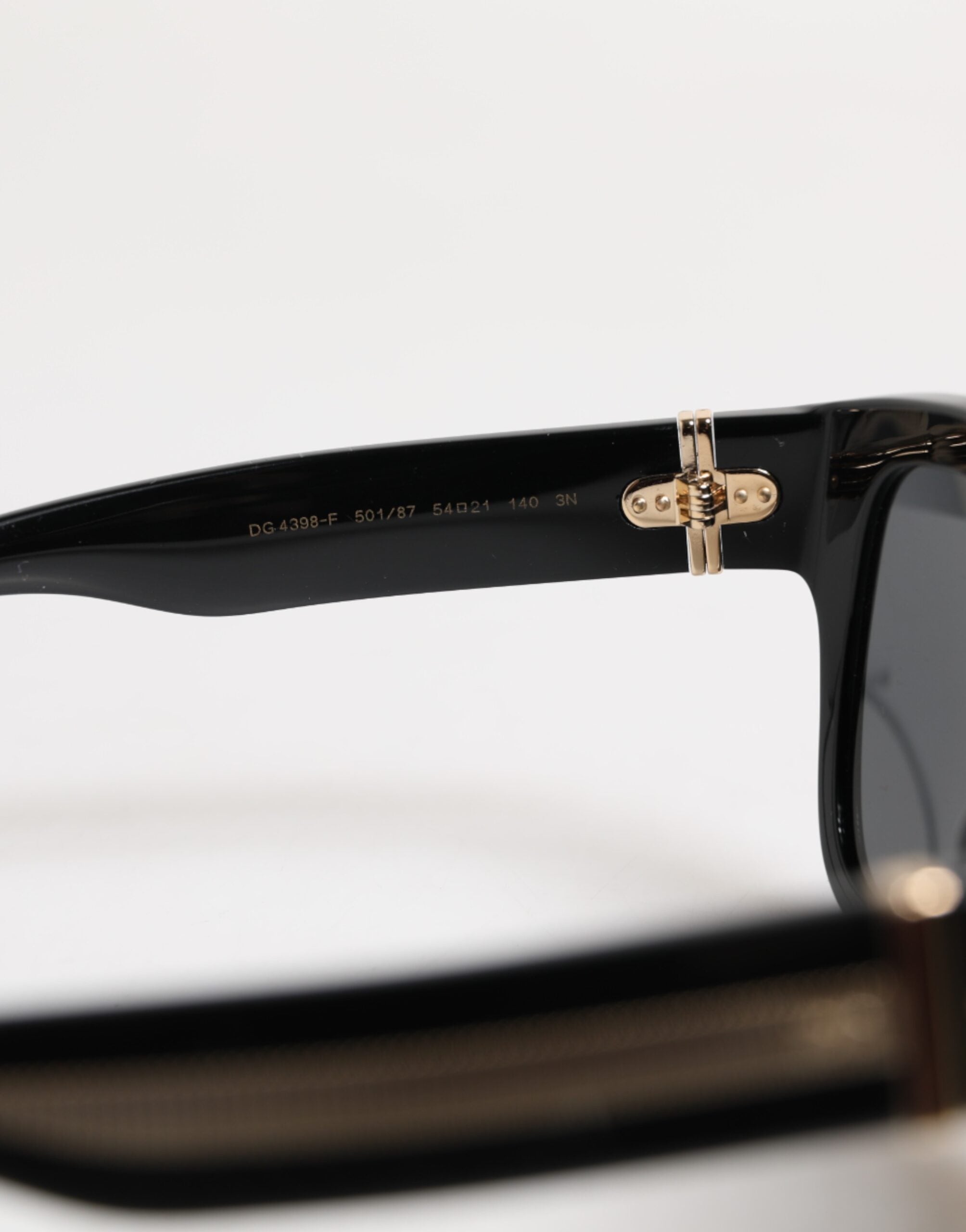 Dolce &amp; Gabbana Schwarze quadratische Acetat-Sonnenbrille DG4398-F