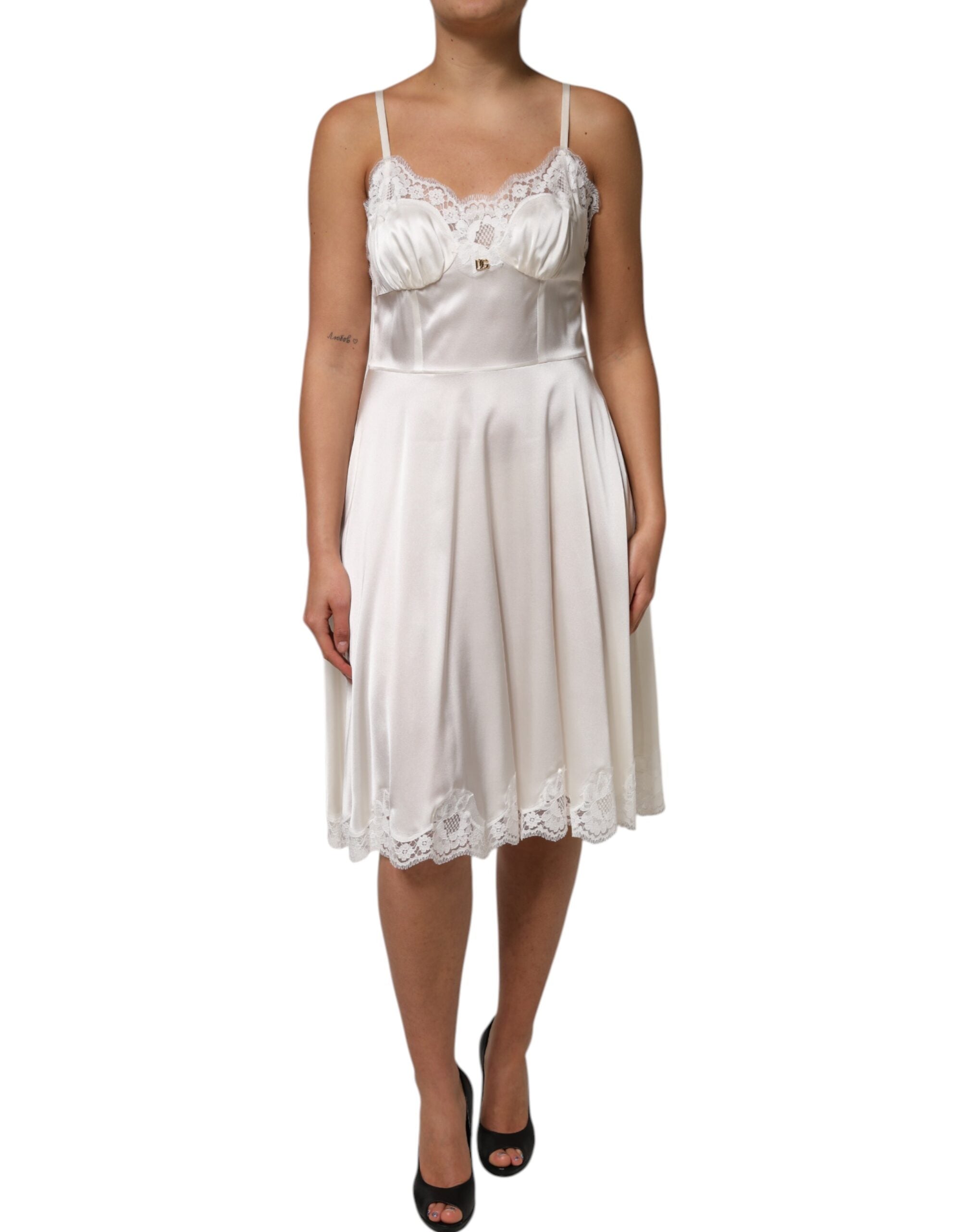 Robe de nuit en soie et dentelle blanche avec logo DG Dolce &amp; Gabbana