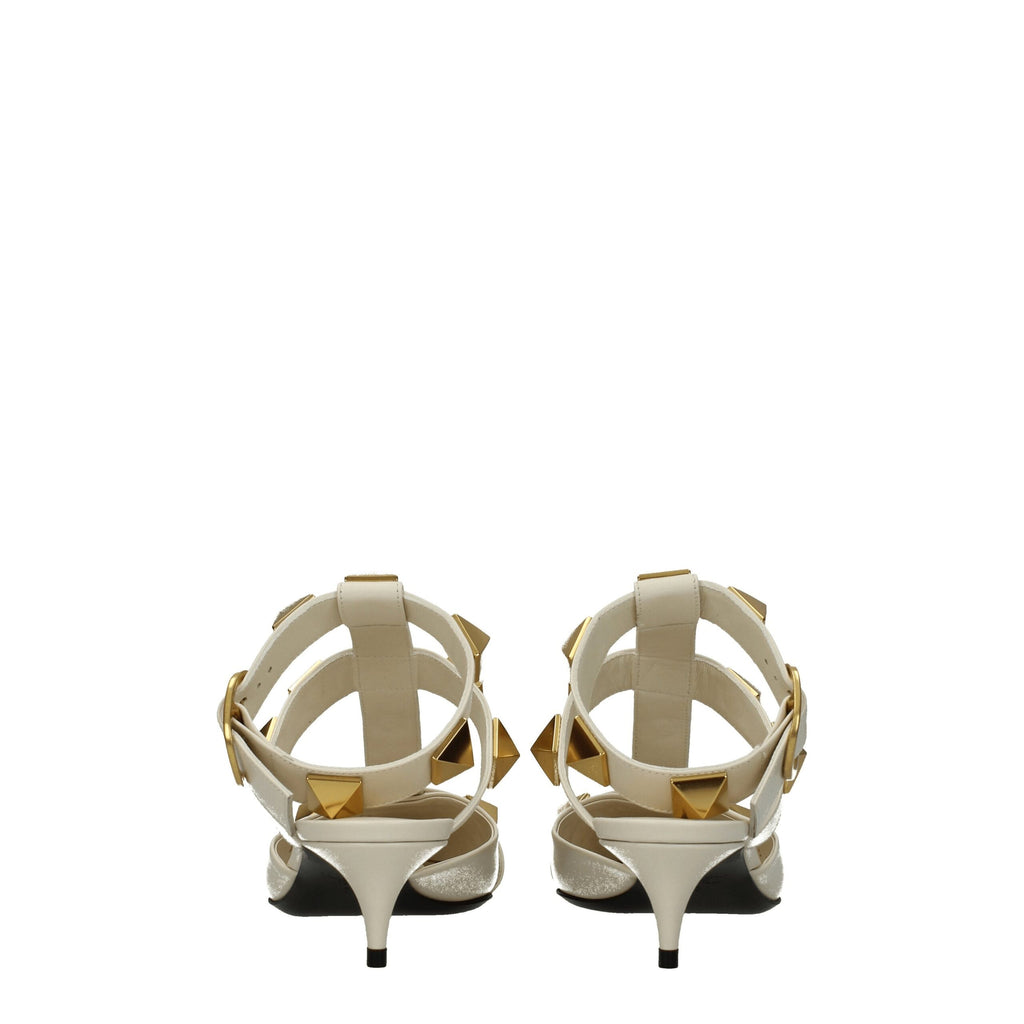 Sandale en cuir beige Valentino Garavani