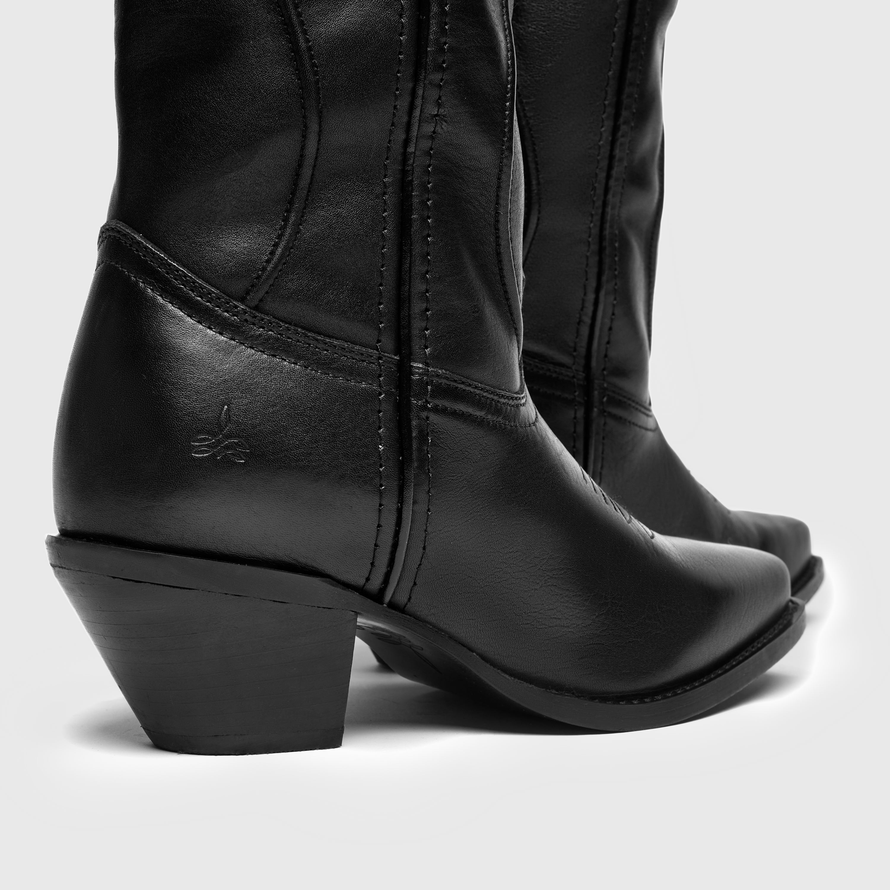 Classic Cowboy in Black