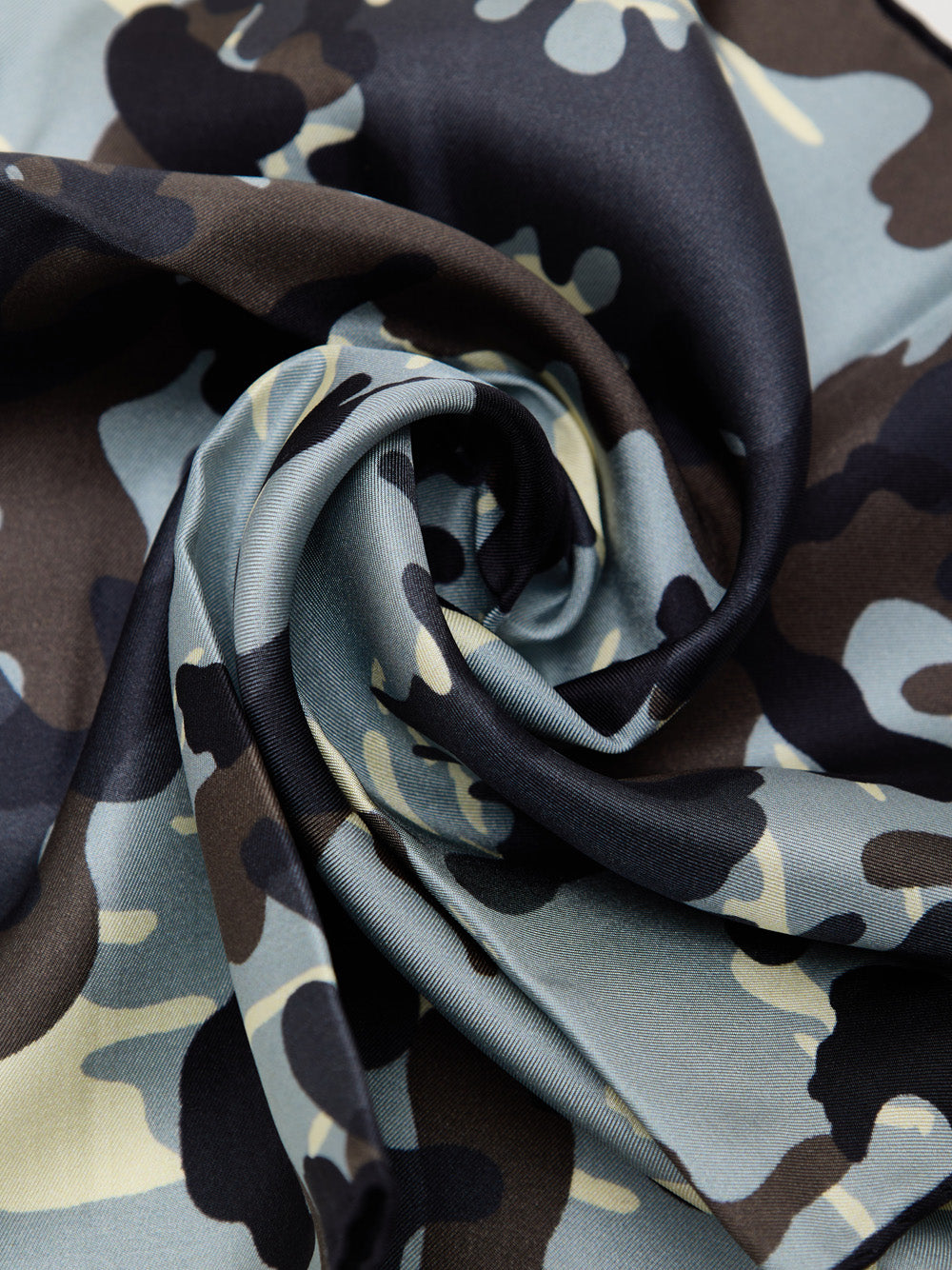 Tom Ford Light Gray Camouflage Print Silk Pocket Square