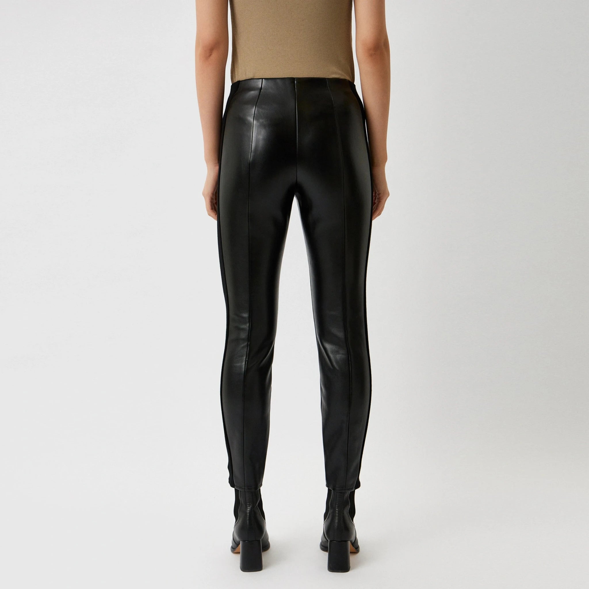 Patrizia Pepe Leggings Black Woman