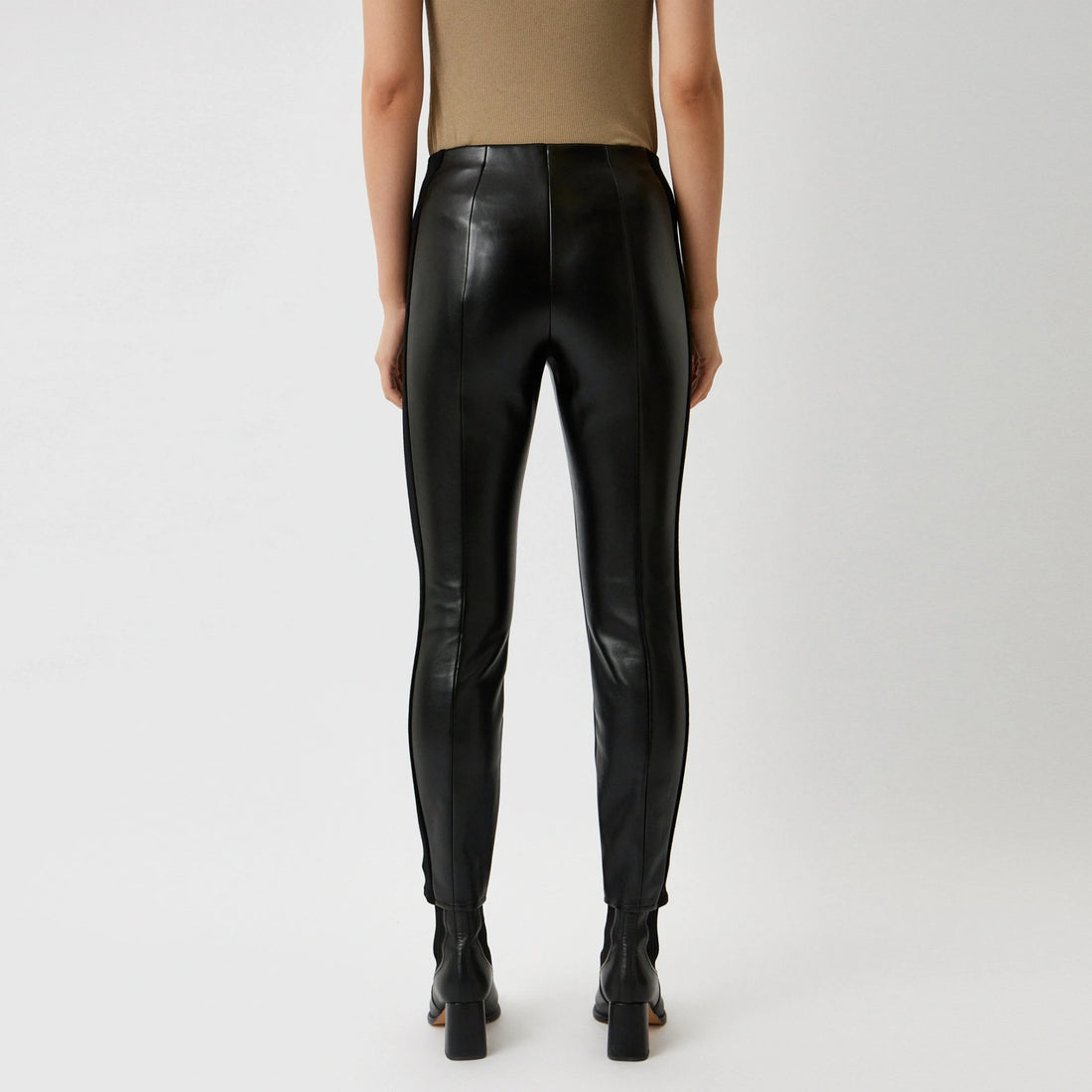 Patrizia Pepe Leggings Black Woman