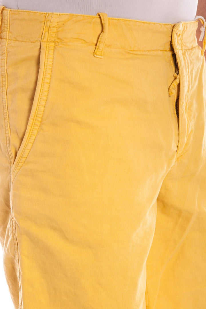 GANT YELLOW MEN&#39;S BERMUDA PANTS