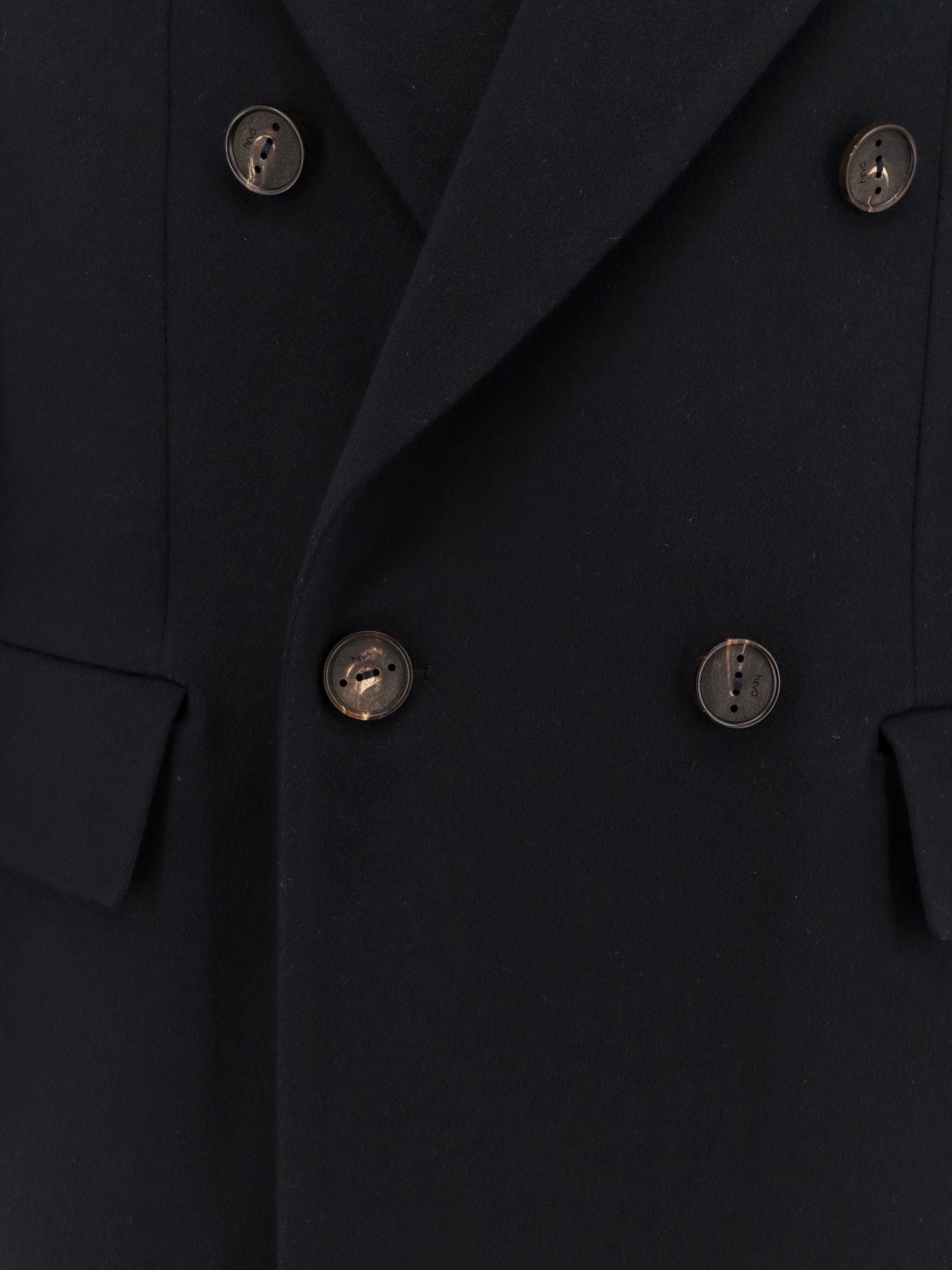 Hevo Cashmere coat with satin lining