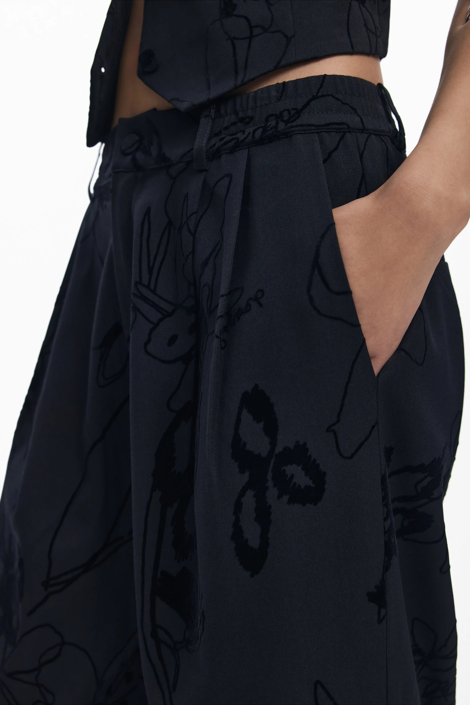 DESIGUAL WOMEN&#39;S BLACK TROUSERS