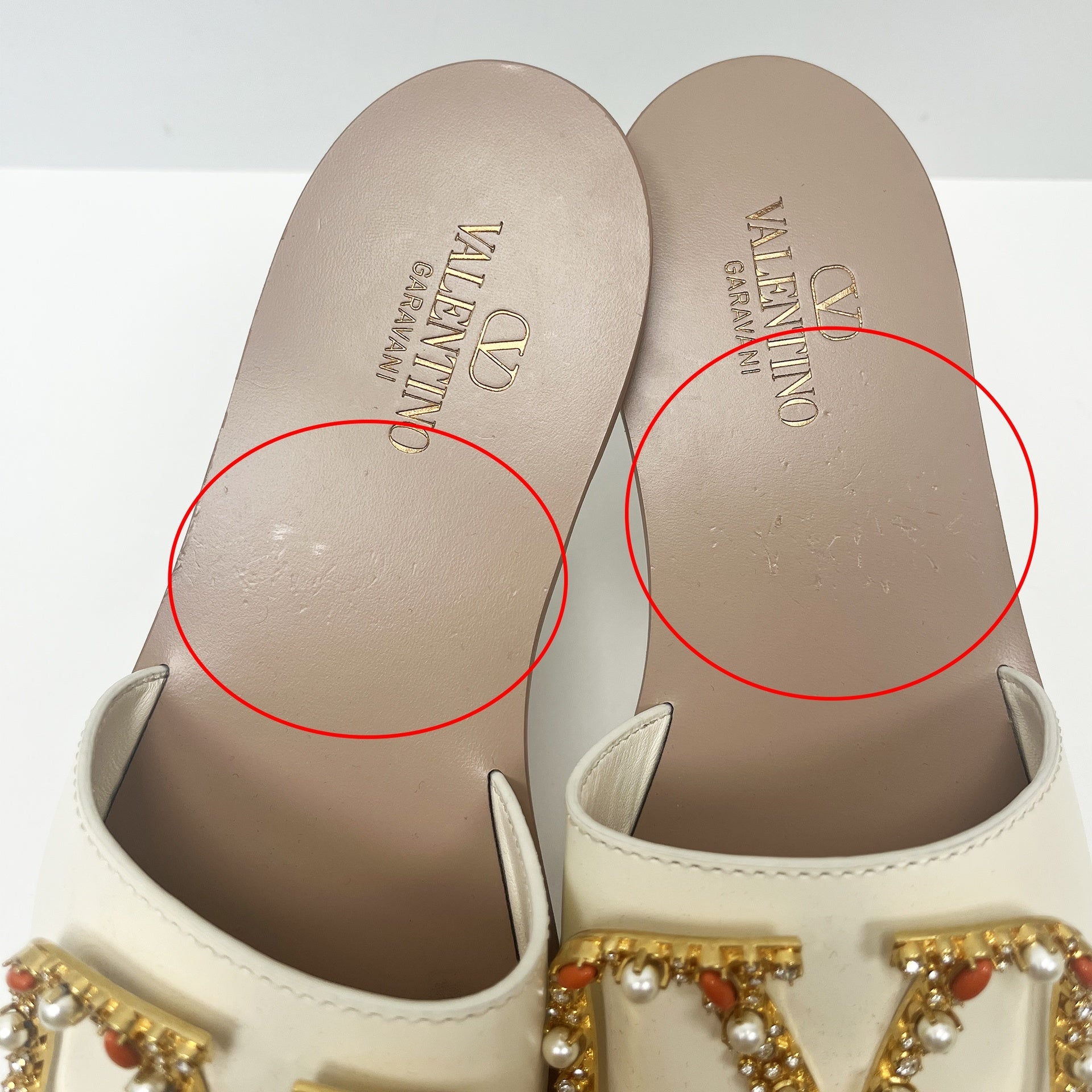 Valentino Garavani Vlogo Leather Flat Sandals
