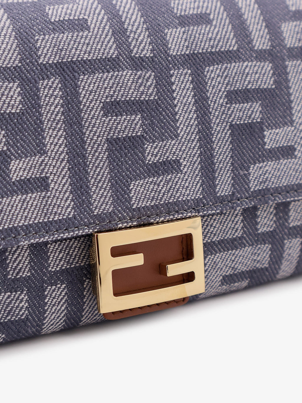 Fendi Continental With Chain Baguette wallet