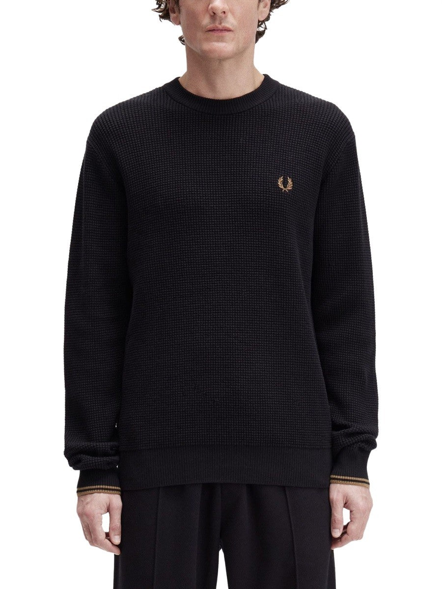 FRED PERRY KNIT WITH EMBOSSED WORK