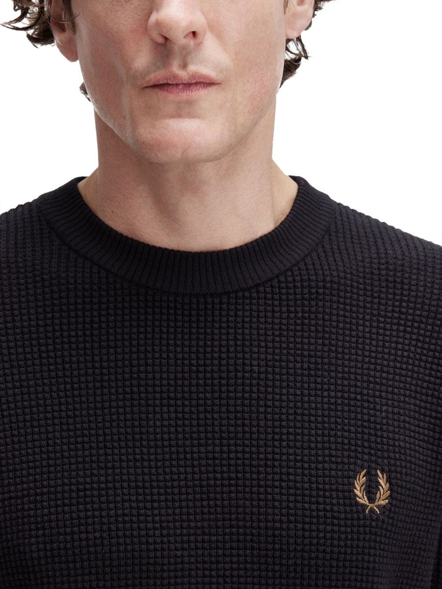 FRED PERRY KNIT WITH EMBOSSED WORK