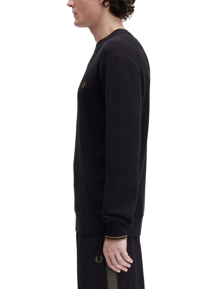 FRED PERRY KNIT WITH EMBOSSED WORK