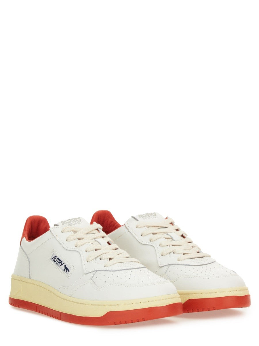 AUTRY X MAISON KITSUNÉ "MEDALIST LOW" SNEAKER