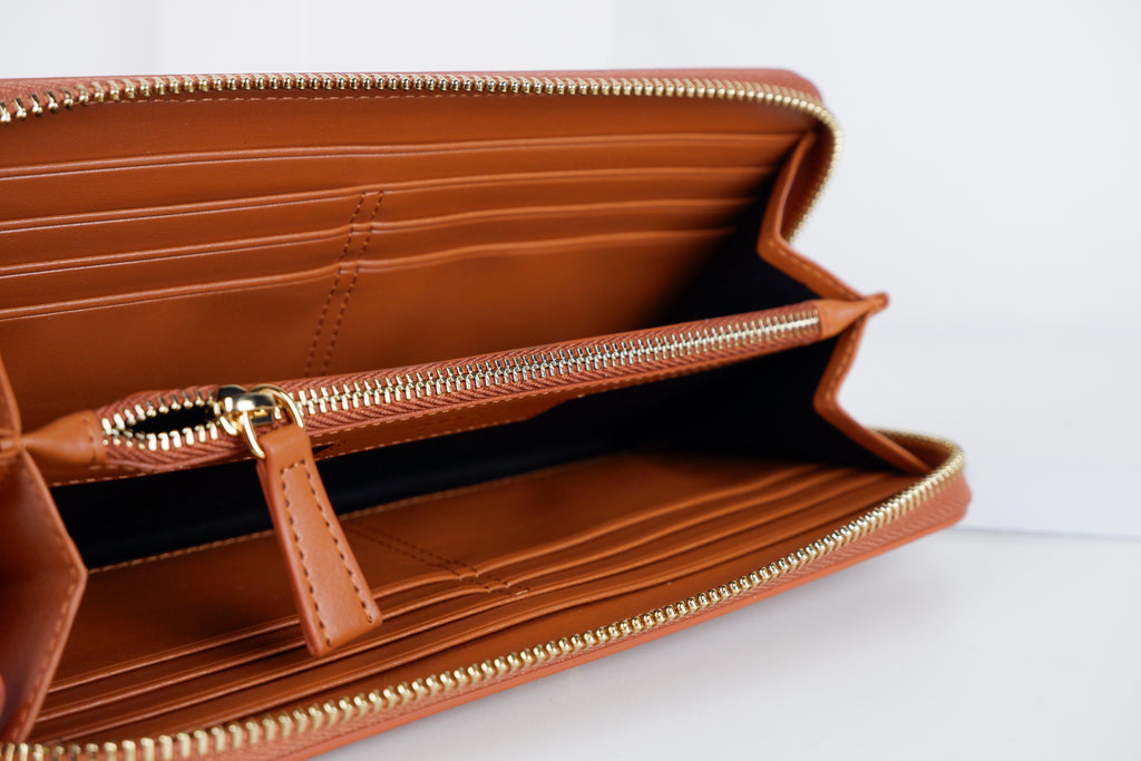 zipped wallet