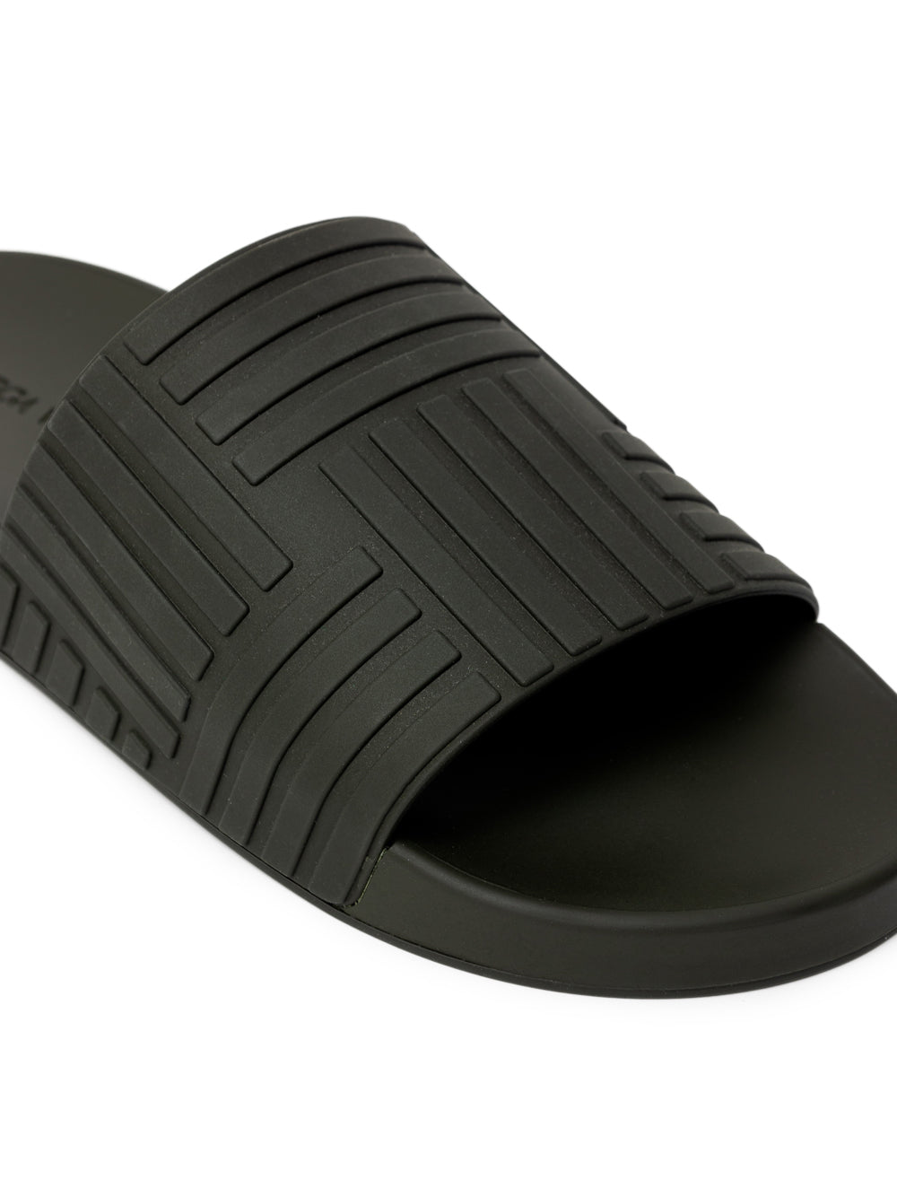 Bottega Veneta Black Rubber Intrecciato Carpet Sliders – Siebentaschen