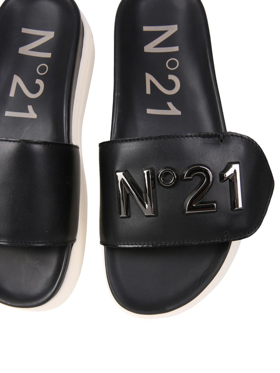N°21 SLIDE SANDALS WITH LOGO