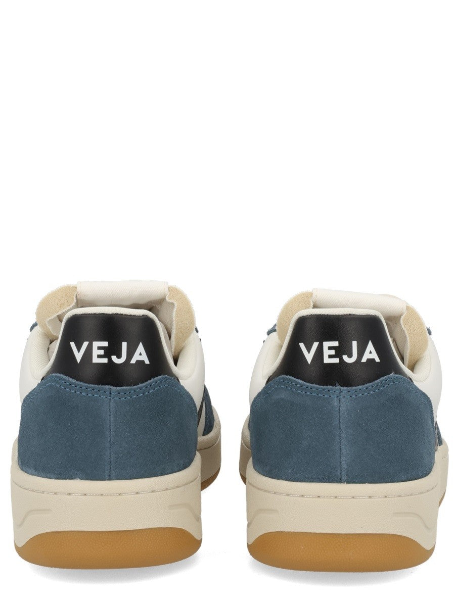 Veja SNEAKER "V-10"