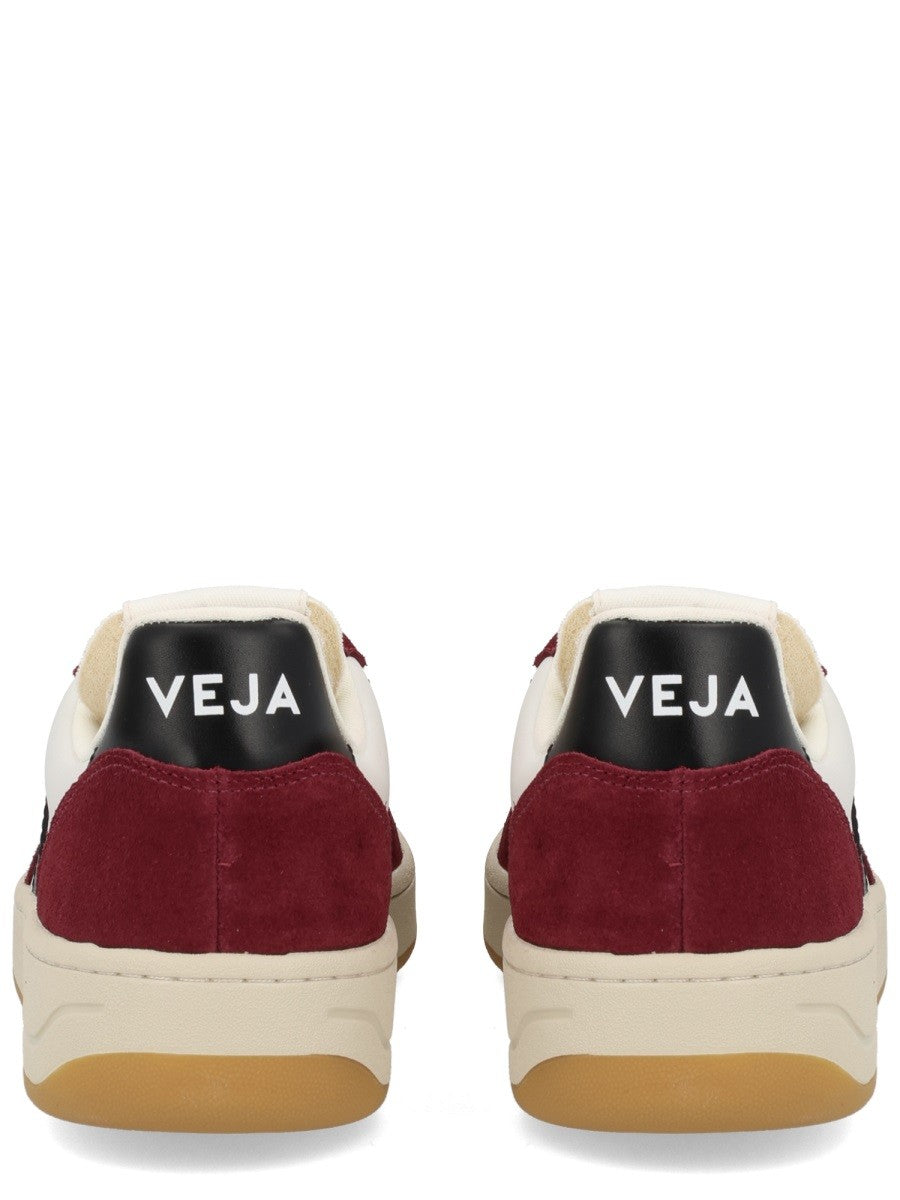 Veja SNEAKER "V-10"