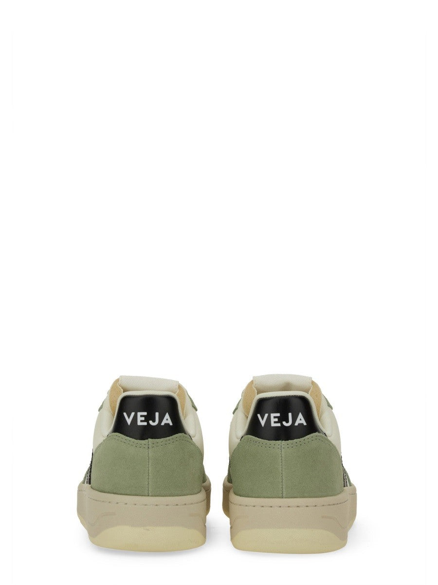 Veja SNEAKER "V-10"