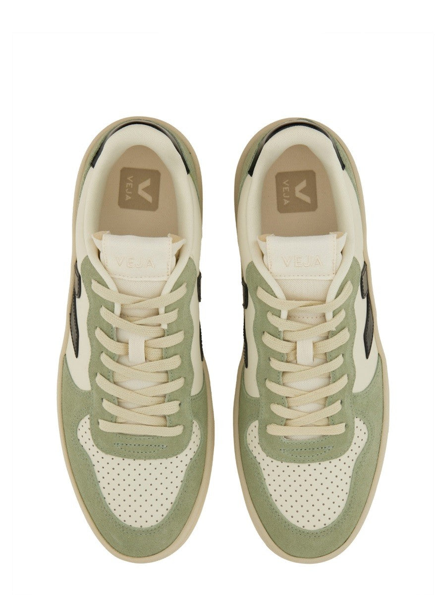 Veja SNEAKER "V-10"