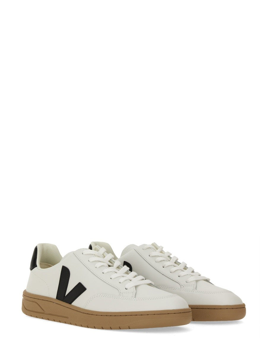 Veja SNEAKER "V-12"