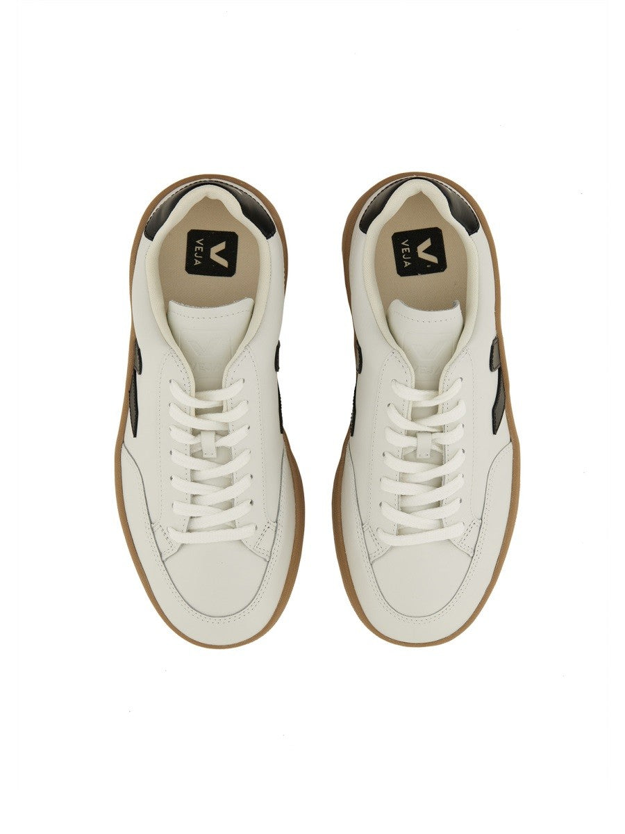 Veja SNEAKER "V-12"
