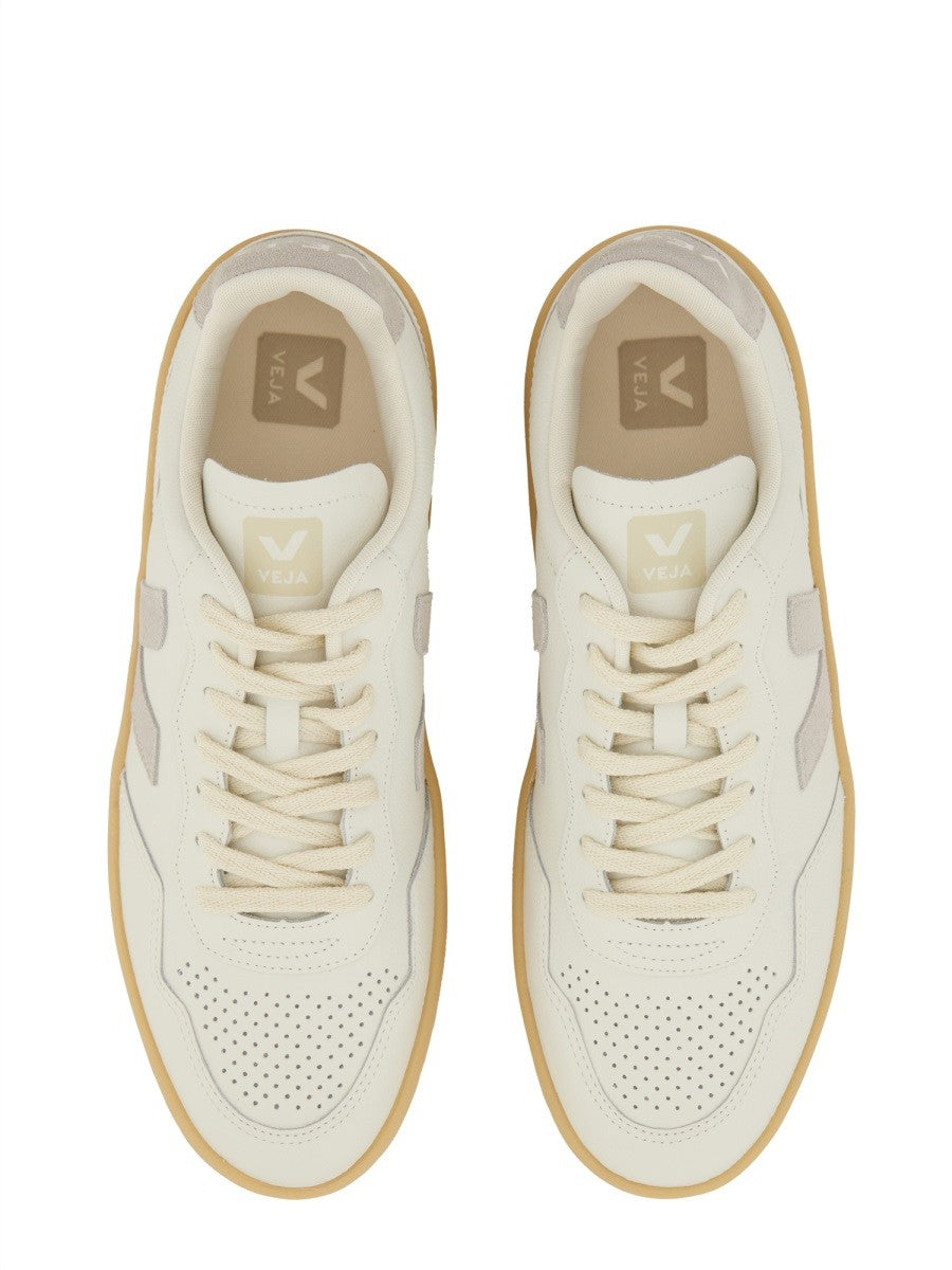 Veja SNEAKER "V-90"