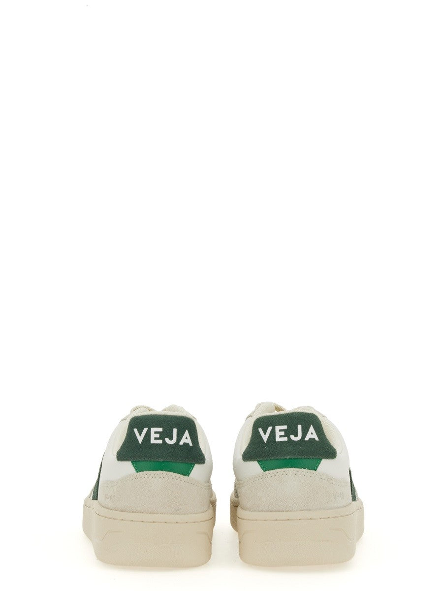 Veja SNEAKER "V-90"