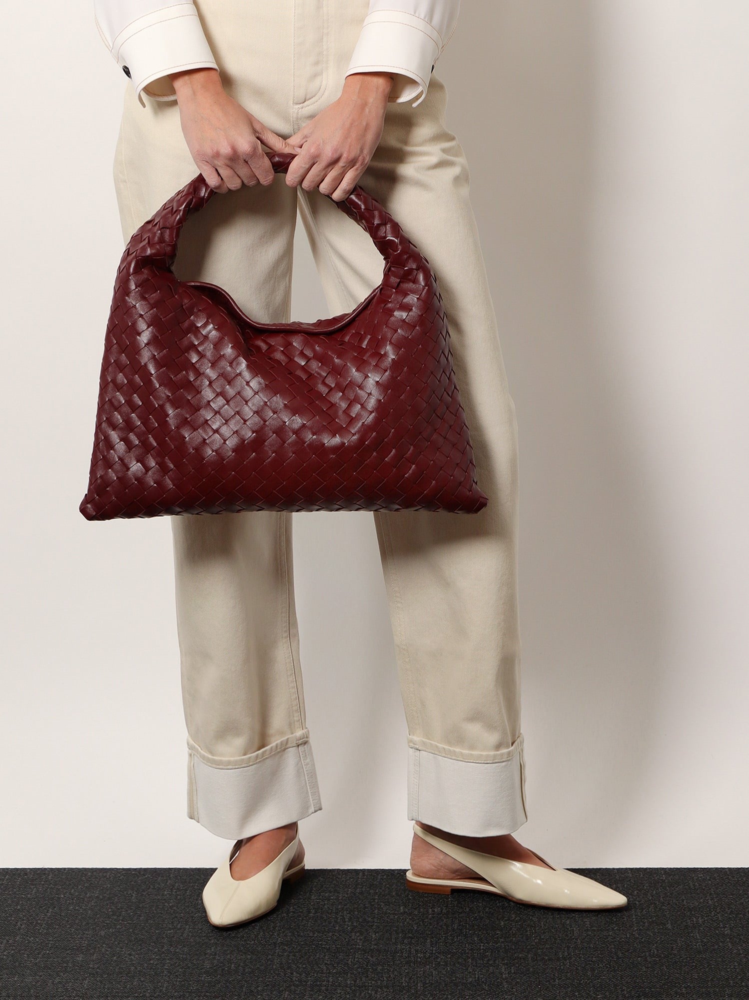 Bottega Veneta Sofia flat leather slingback