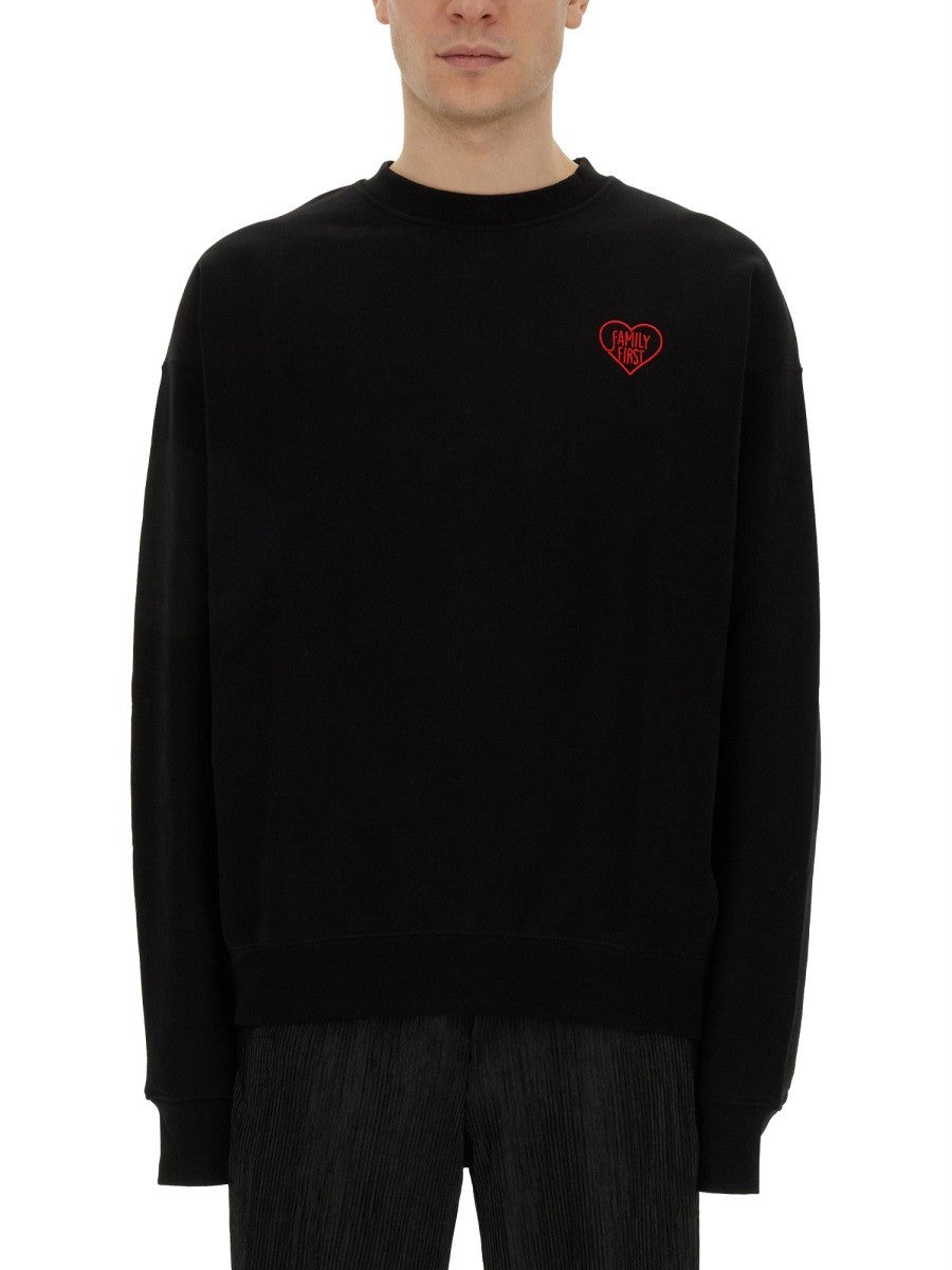FAMILY FIRST SWEATSHIRT WITH HEART EMBROIDERY